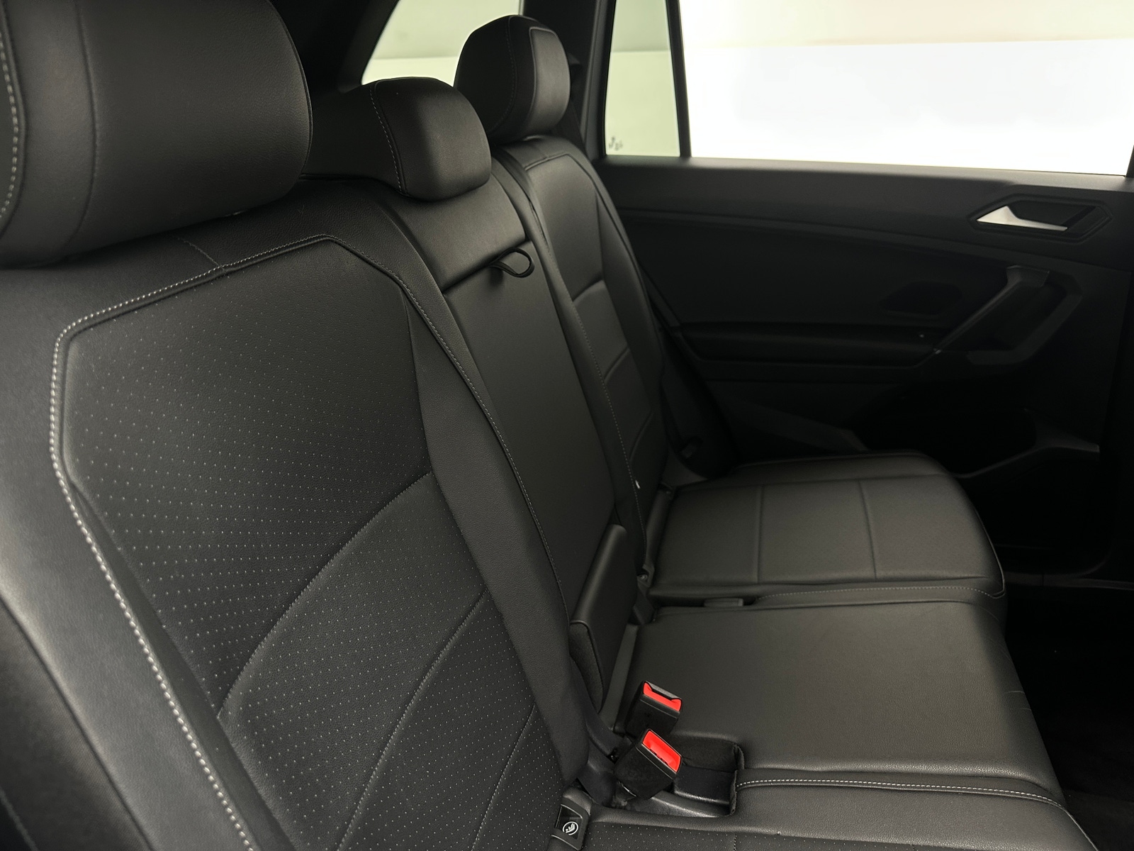 Thumbnail: 2020 Volkswagen Tiguan - 5