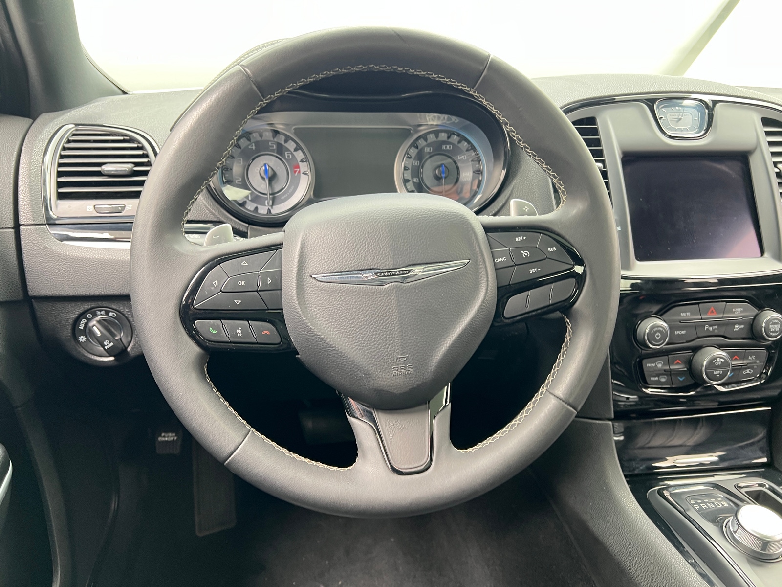 Thumbnail: 2023 Chrysler 300 - 4