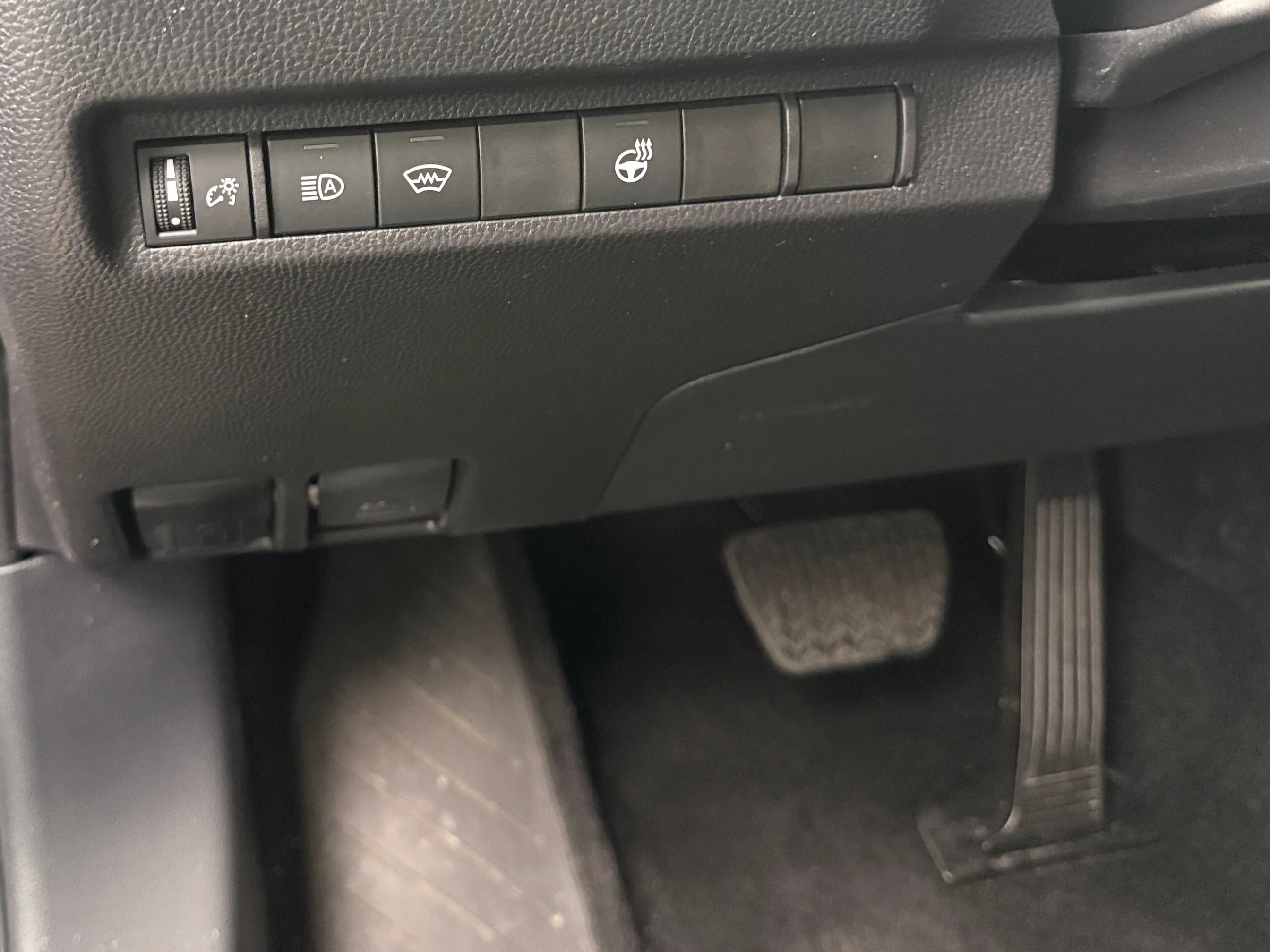 Used 2025 Toyota RAV4 XLE with VIN 2T3W1RFV9SW373437 for sale in Northfield, Minnesota