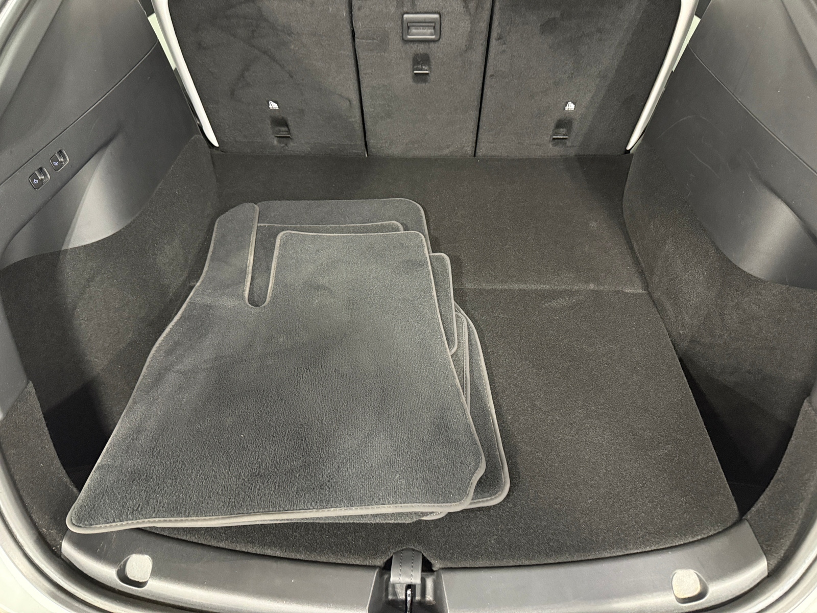 Thumbnail: 2022 Tesla Model Y - 6