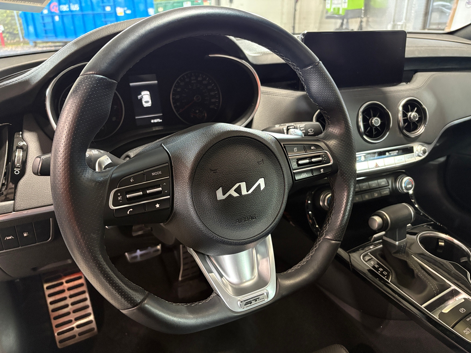 Thumbnail: 2023 Kia Stinger - 4