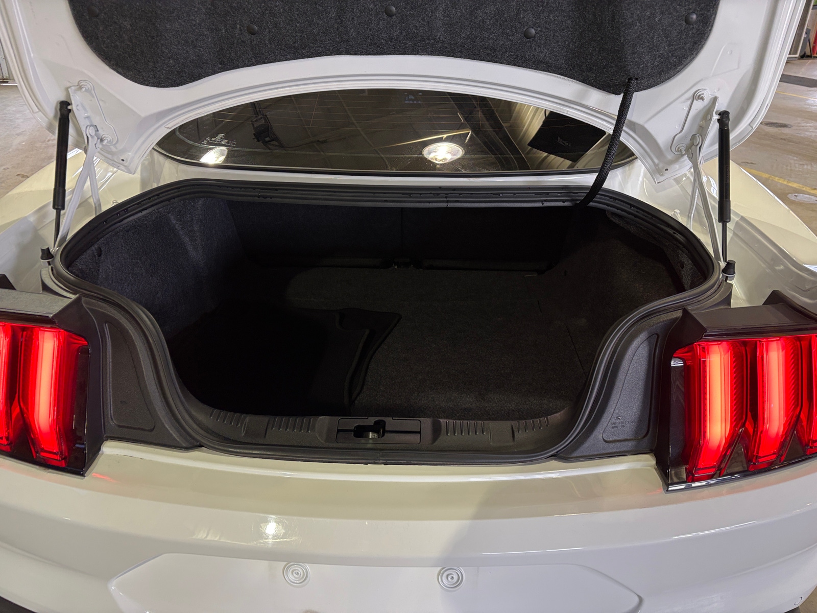 Thumbnail: 2018 Ford Mustang - 5