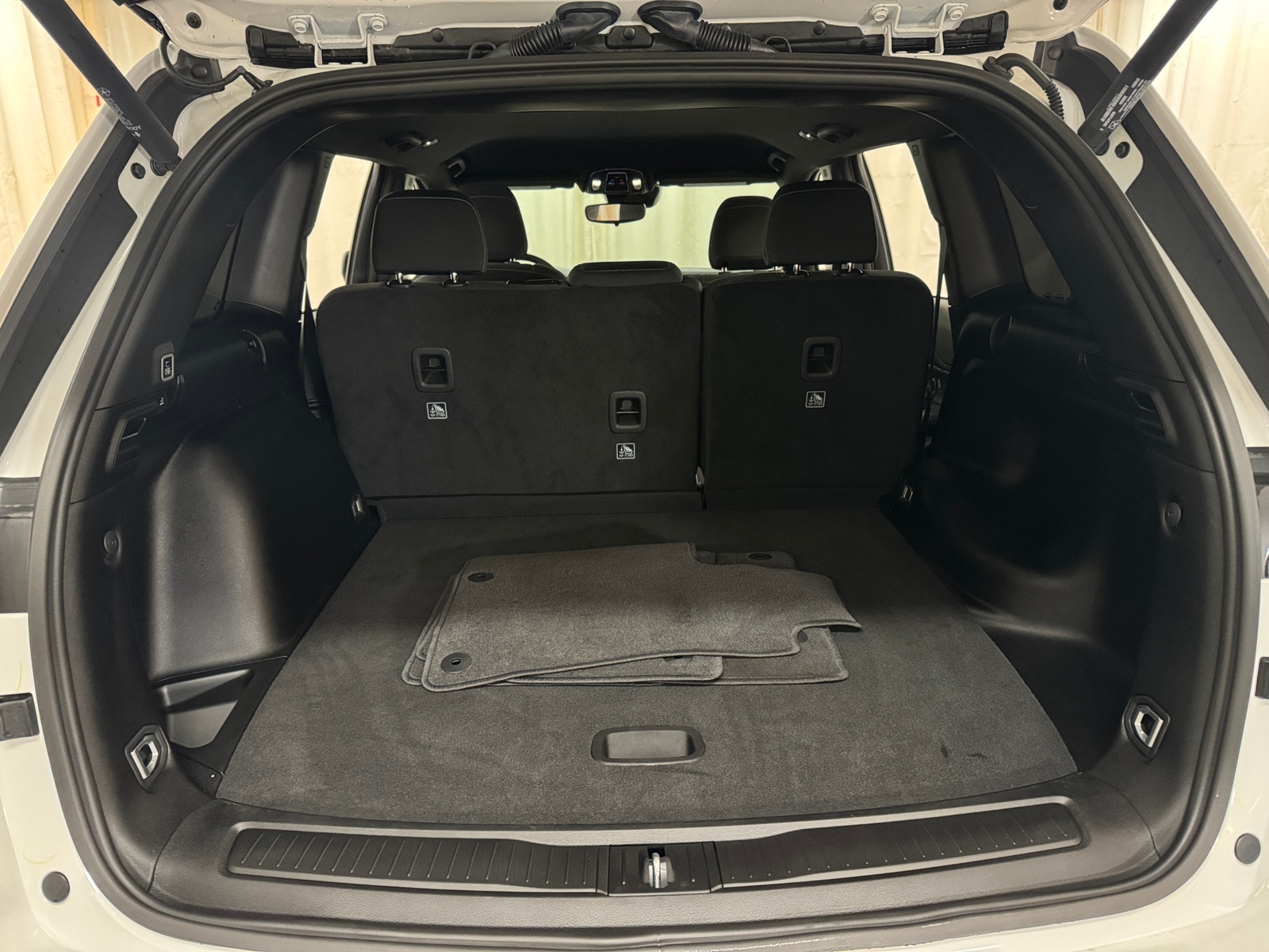 Thumbnail: 2025 Jeep Grand Cherokee - 7