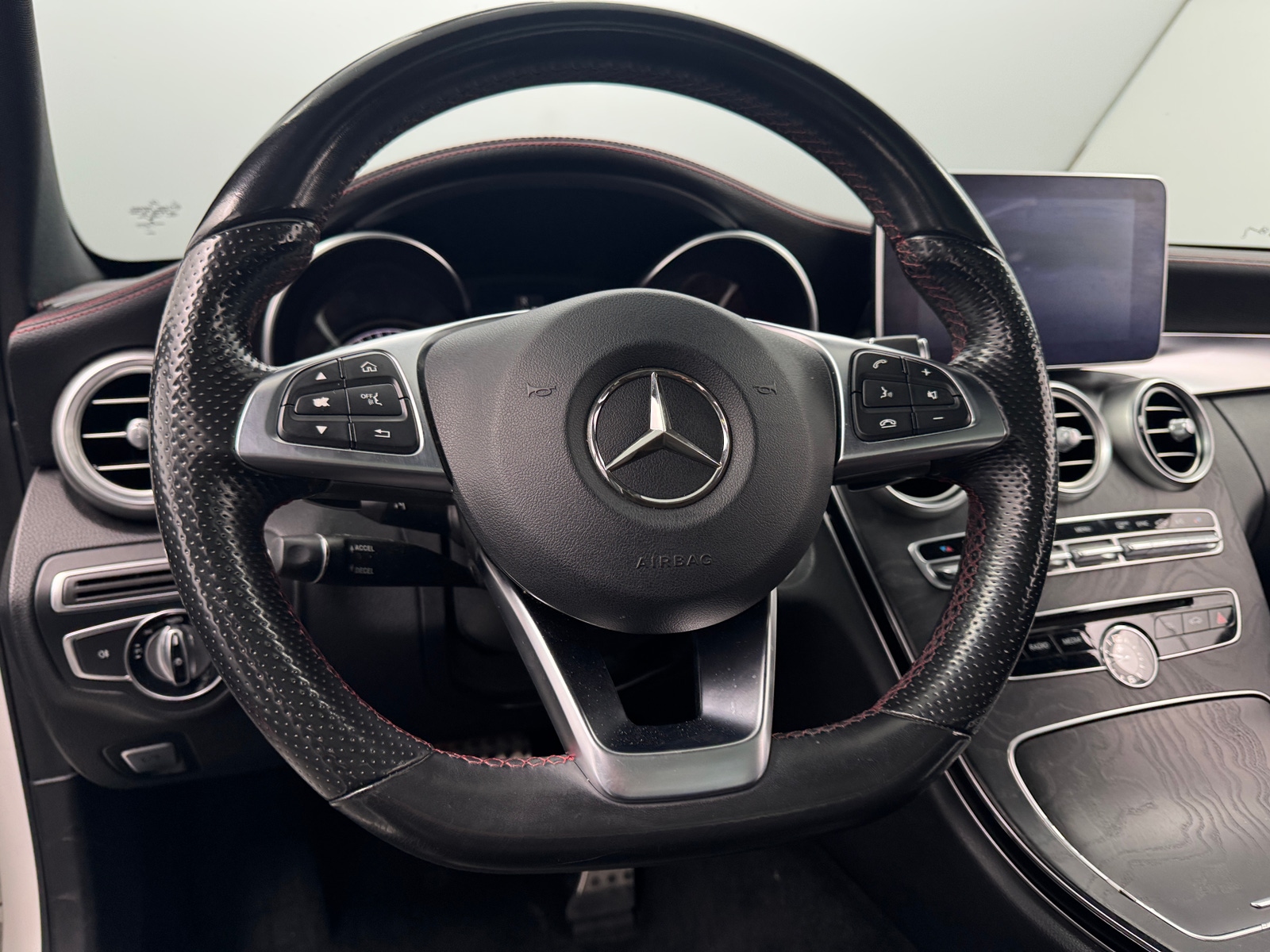 Thumbnail: 2016 Mercedes-Benz C-Class - 4