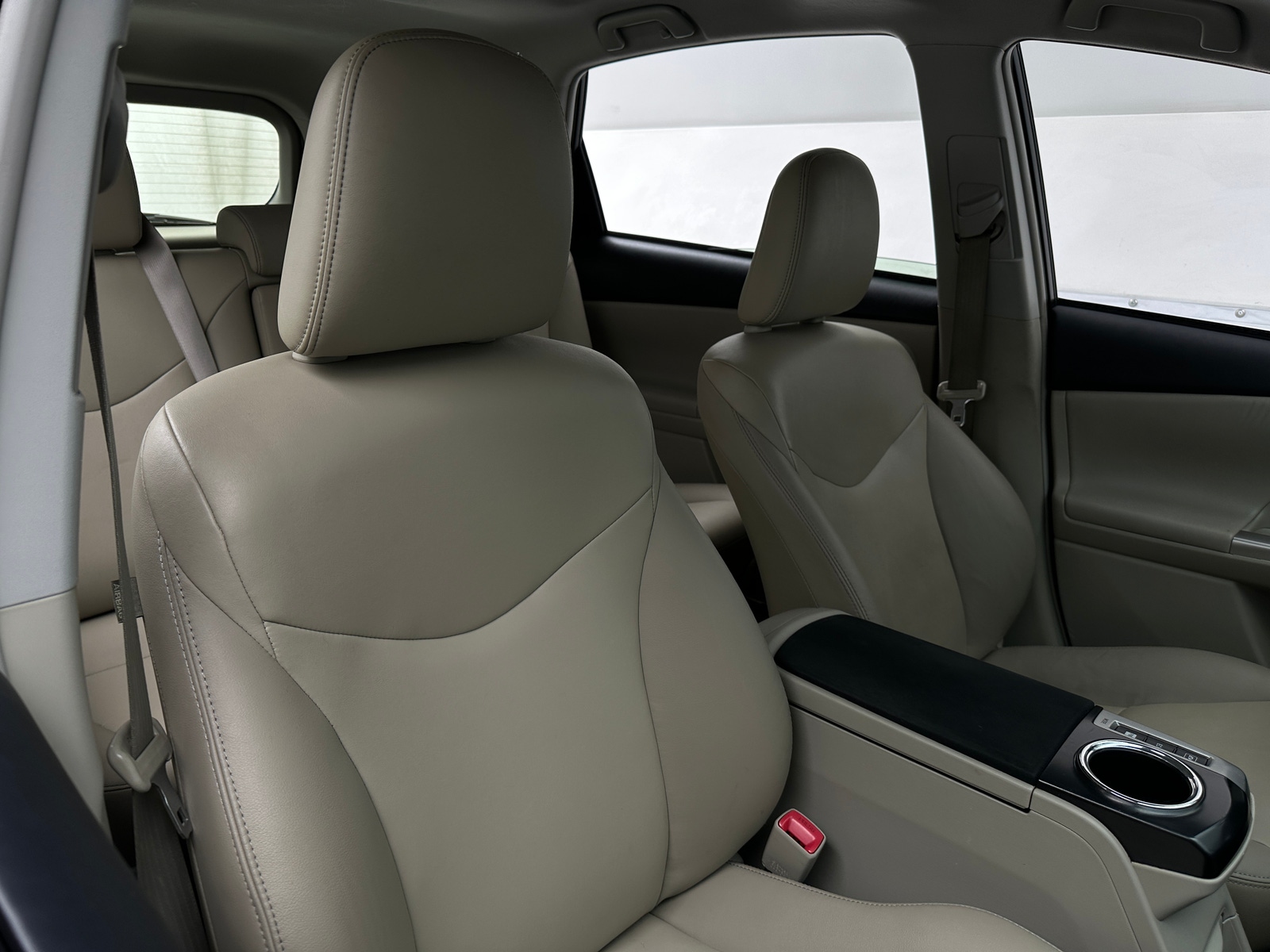 Thumbnail: 2012 Toyota Prius v - 2