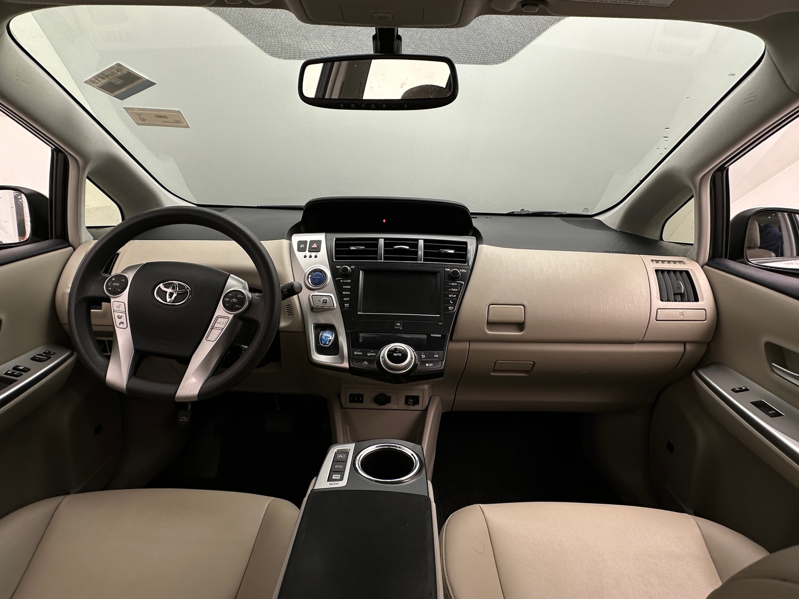 Thumbnail: 2012 Toyota Prius v - 3