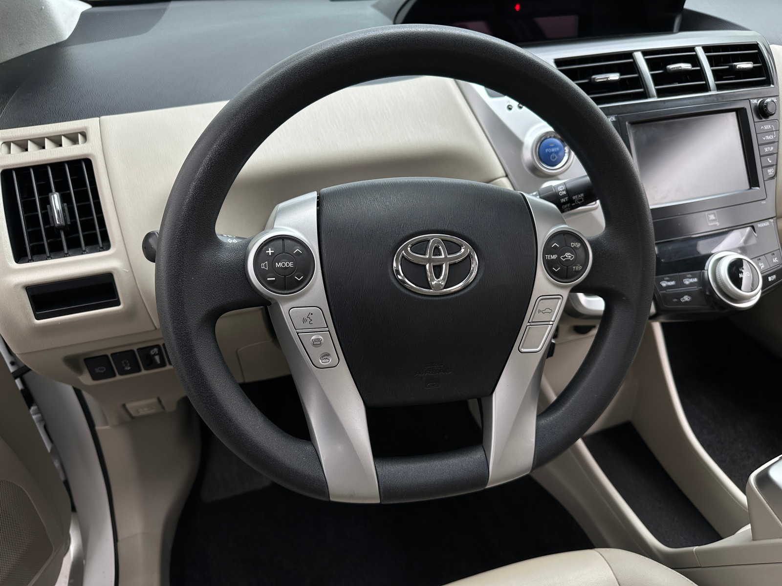 Thumbnail: 2012 Toyota Prius v - 5