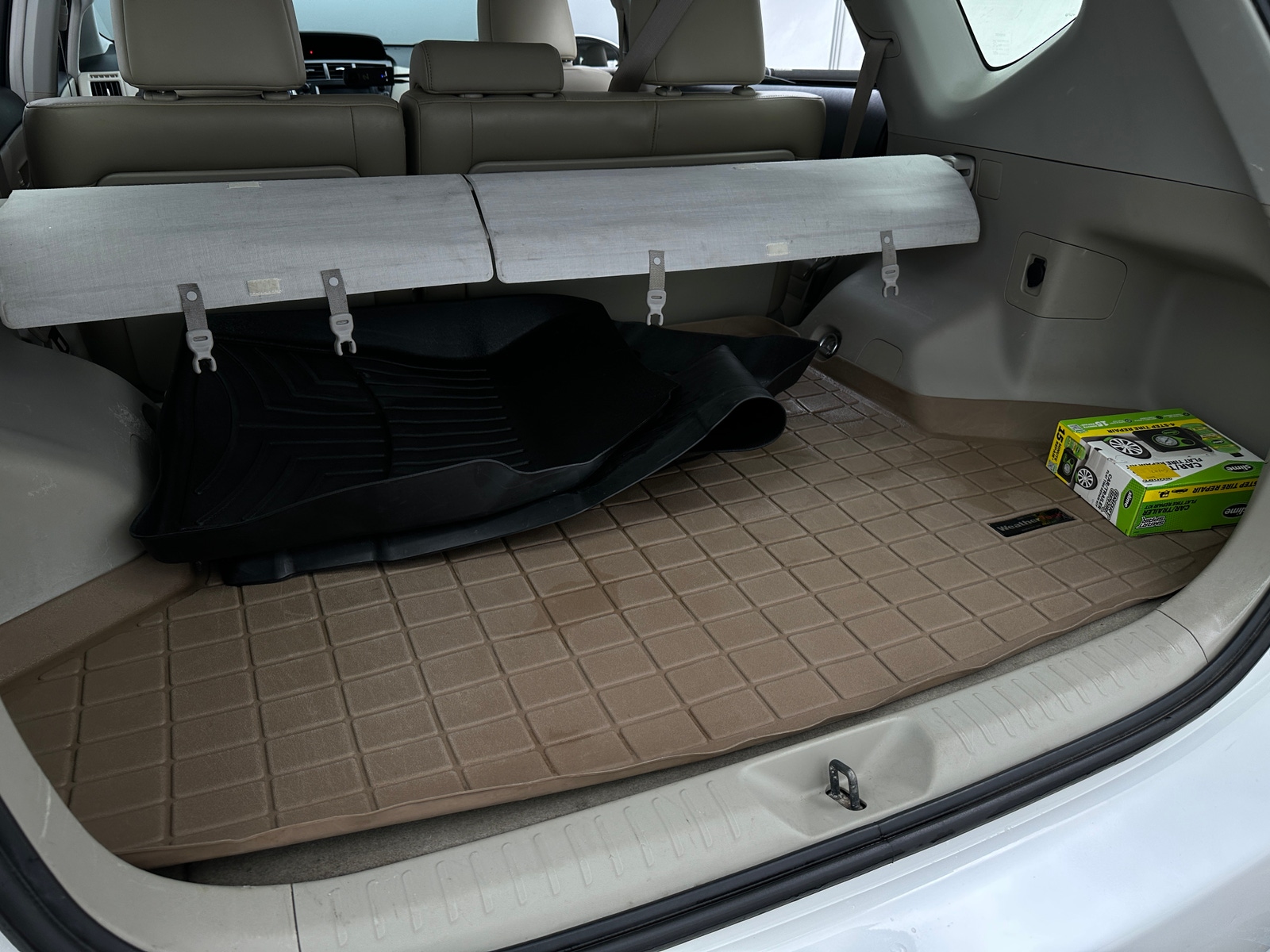 Thumbnail: 2012 Toyota Prius v - 7