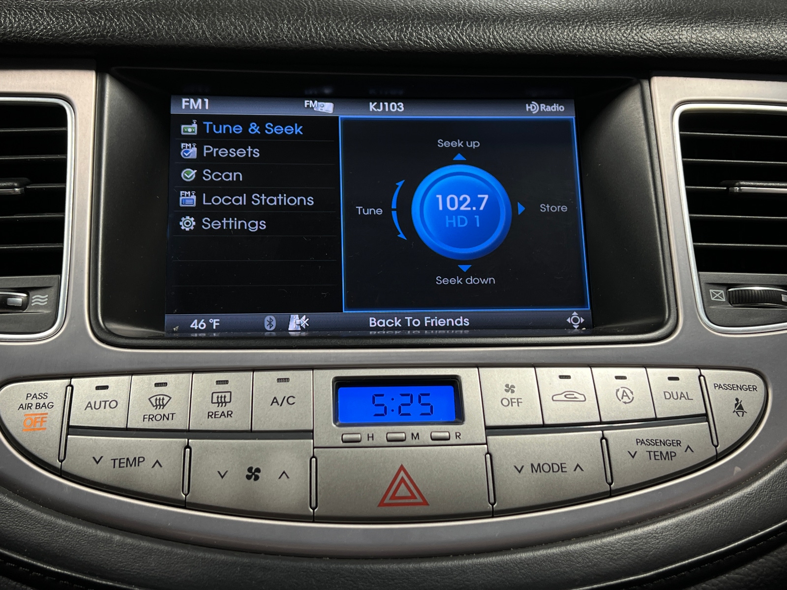 Thumbnail: 2012 Hyundai Genesis - 3