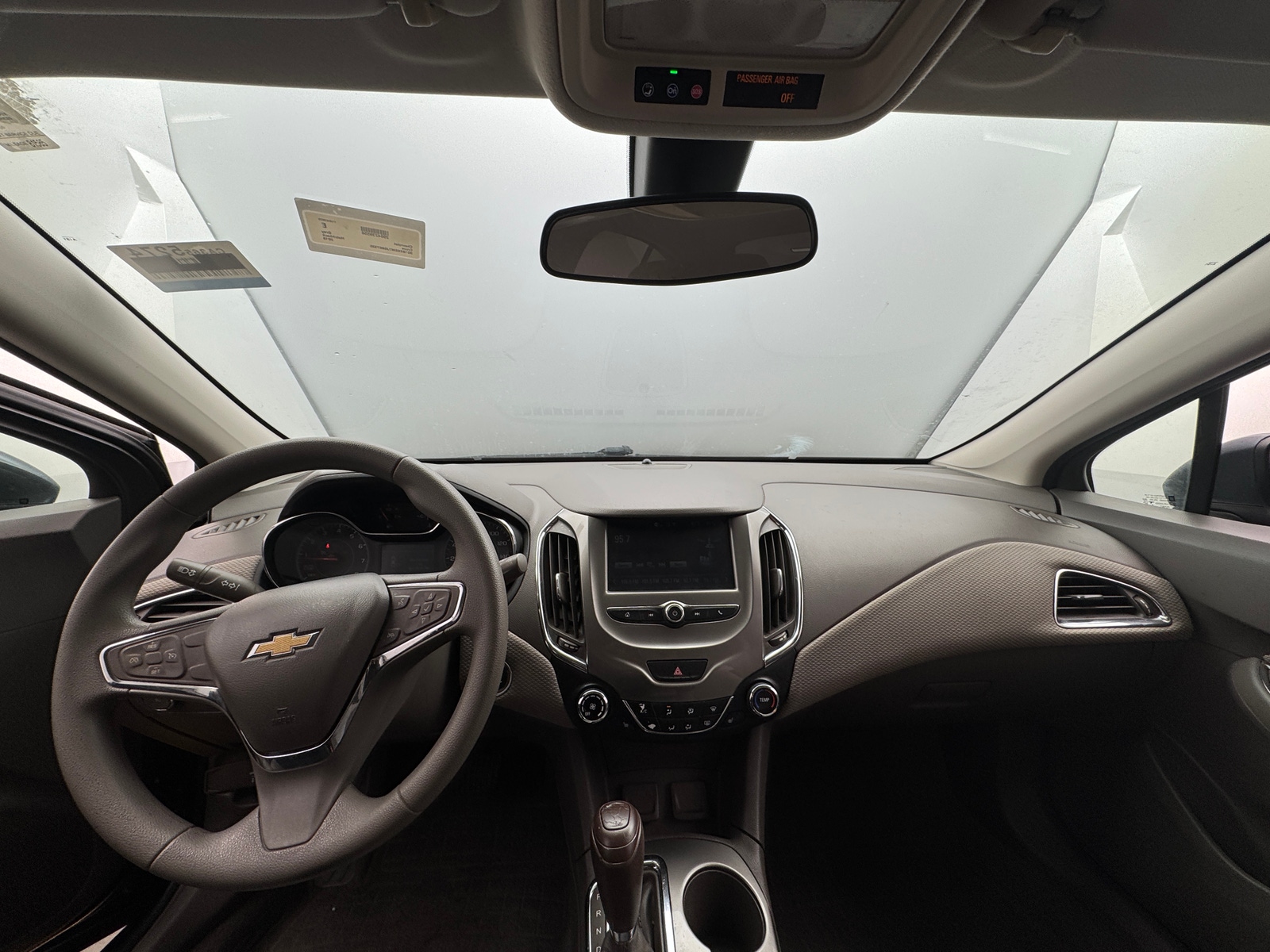 Thumbnail: 2018 Chevrolet Cruze - 3