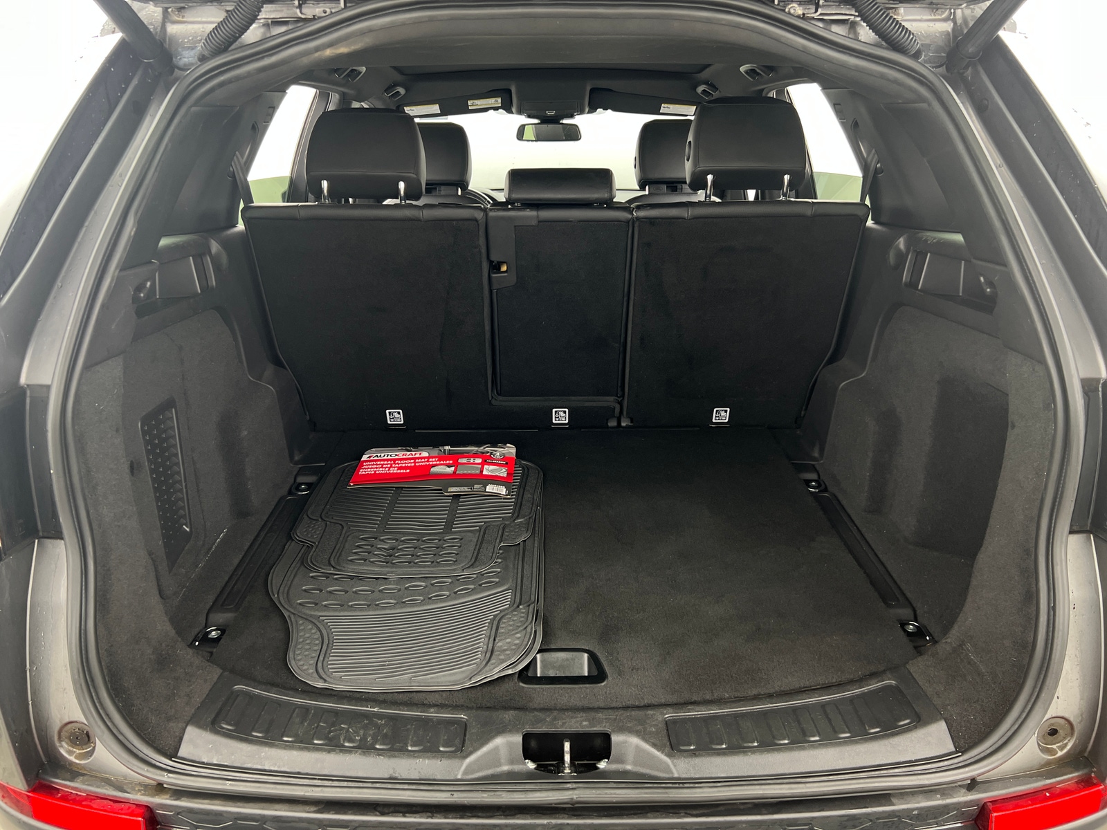 Thumbnail: 2019 Land Rover Discovery Sport - 6