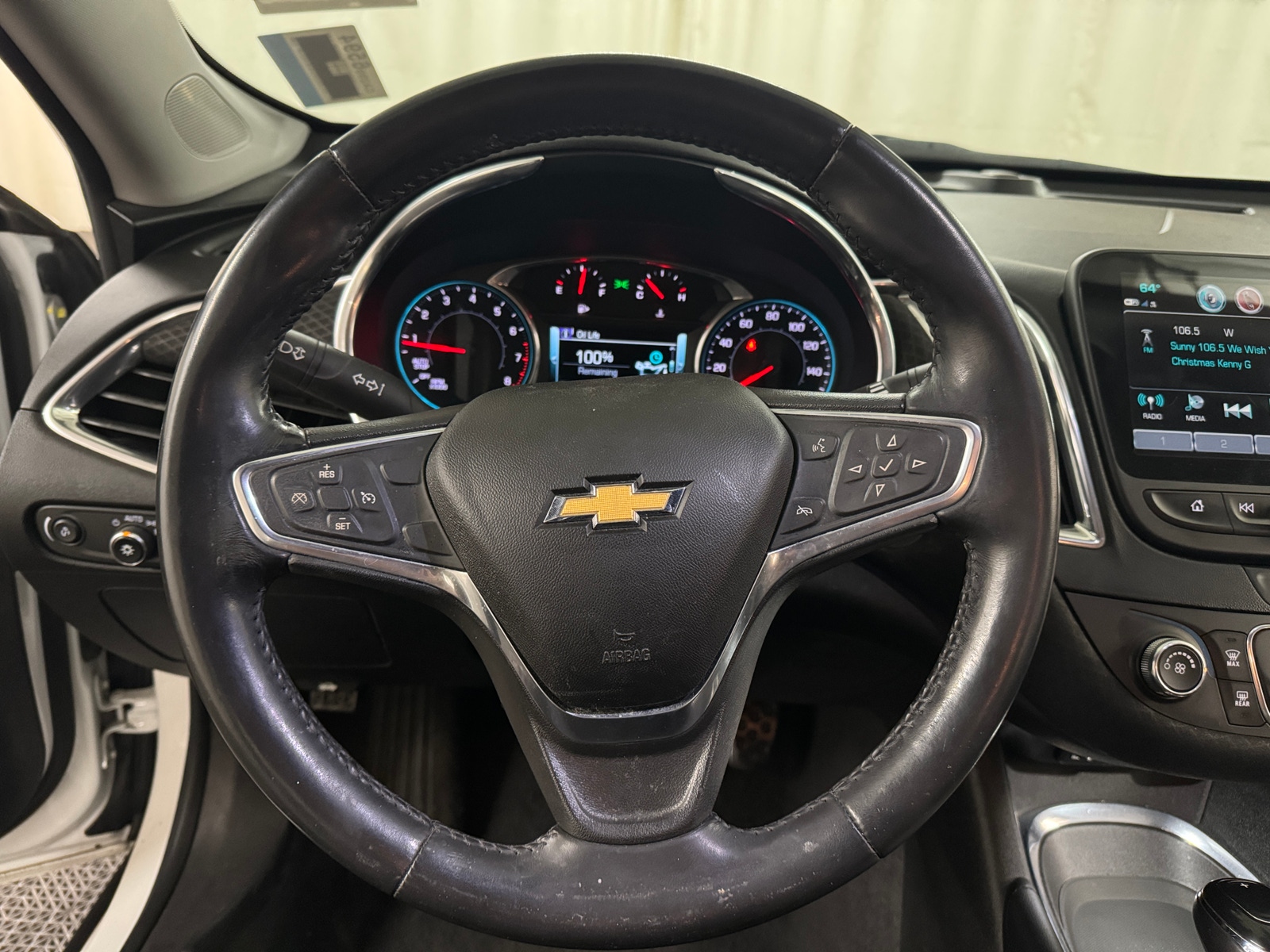 Thumbnail: 2017 Chevrolet Malibu - 5