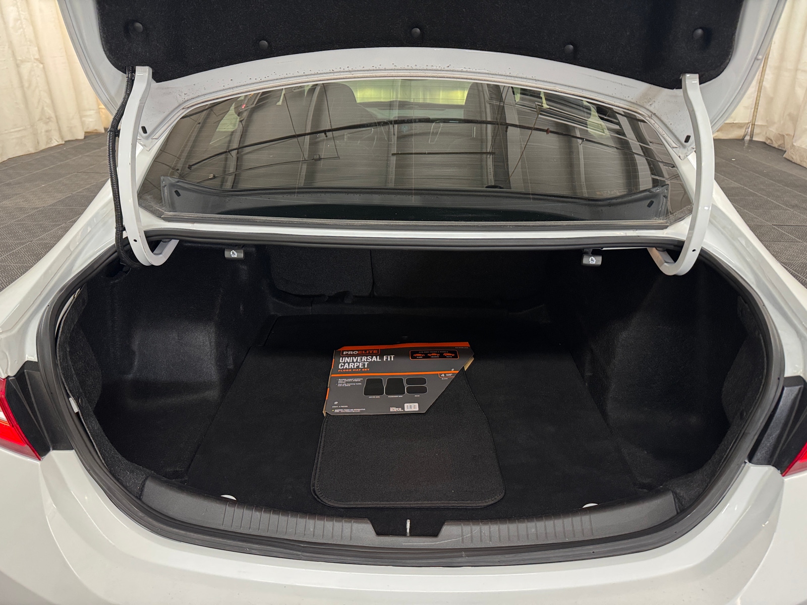 Thumbnail: 2017 Chevrolet Malibu - 7