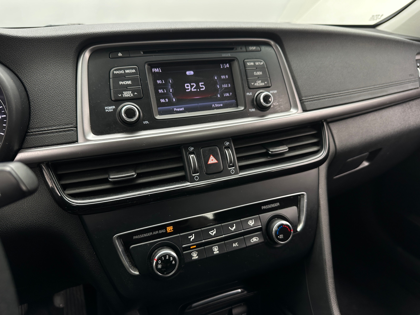 Thumbnail: 2016 Kia Optima - 4