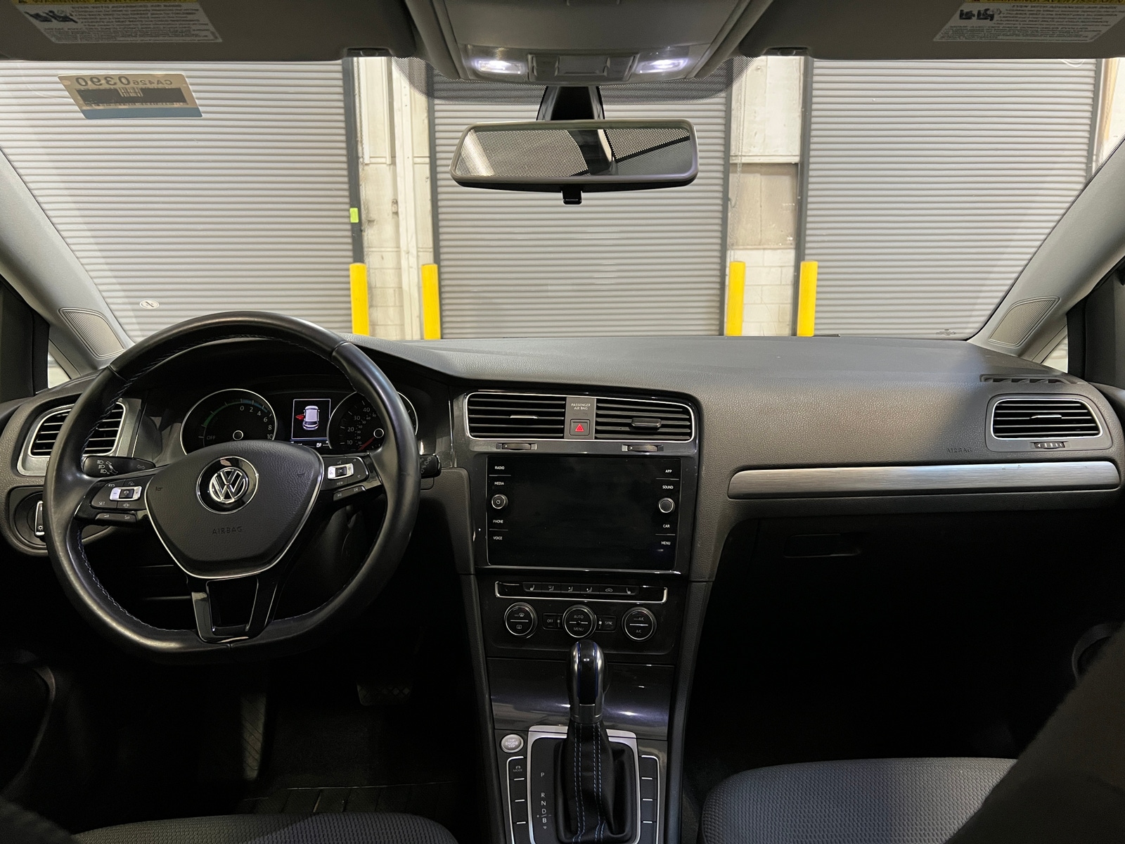 Thumbnail: 2019 Volkswagen e-Golf - 3