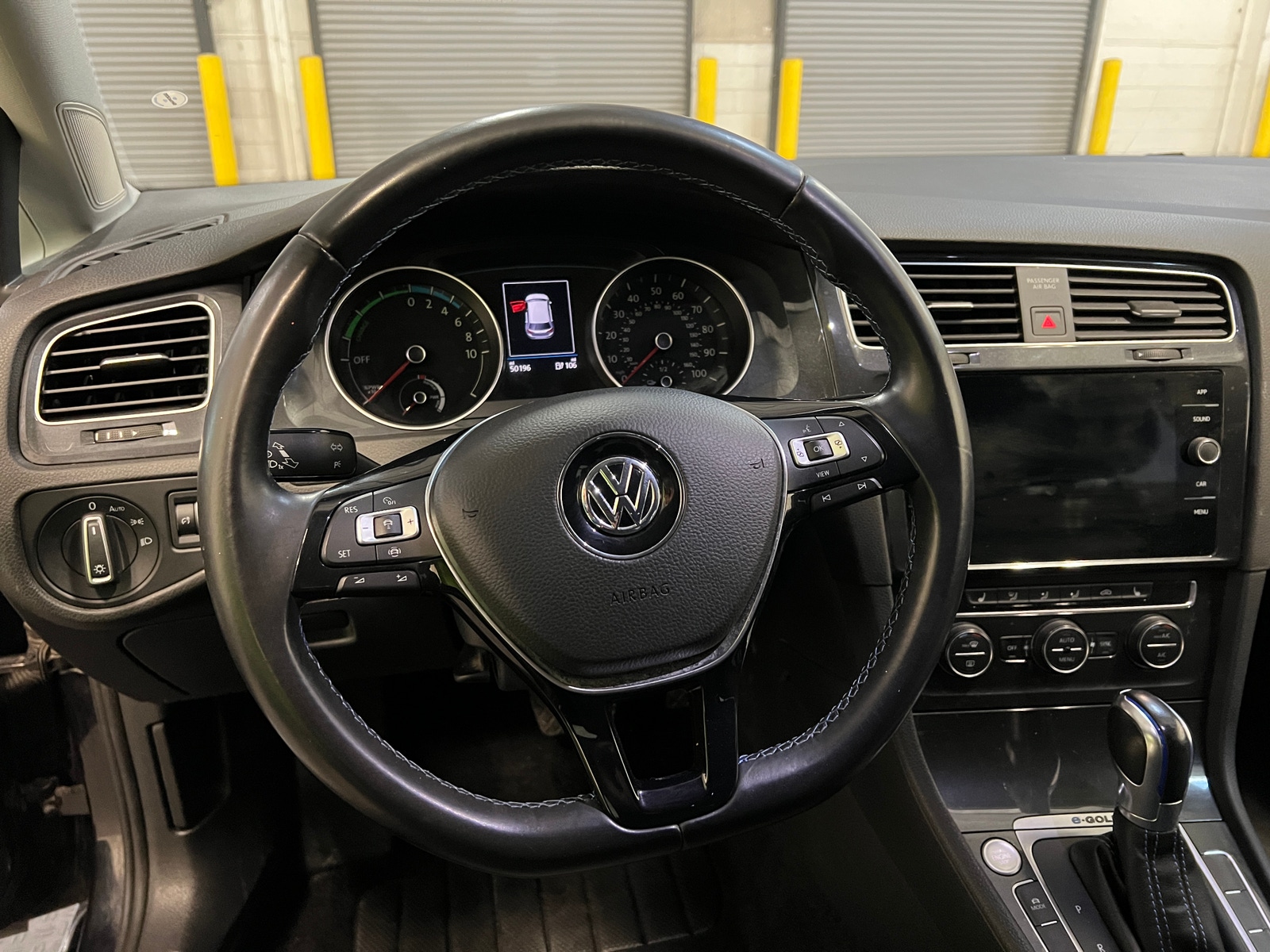 Thumbnail: 2019 Volkswagen e-Golf - 5