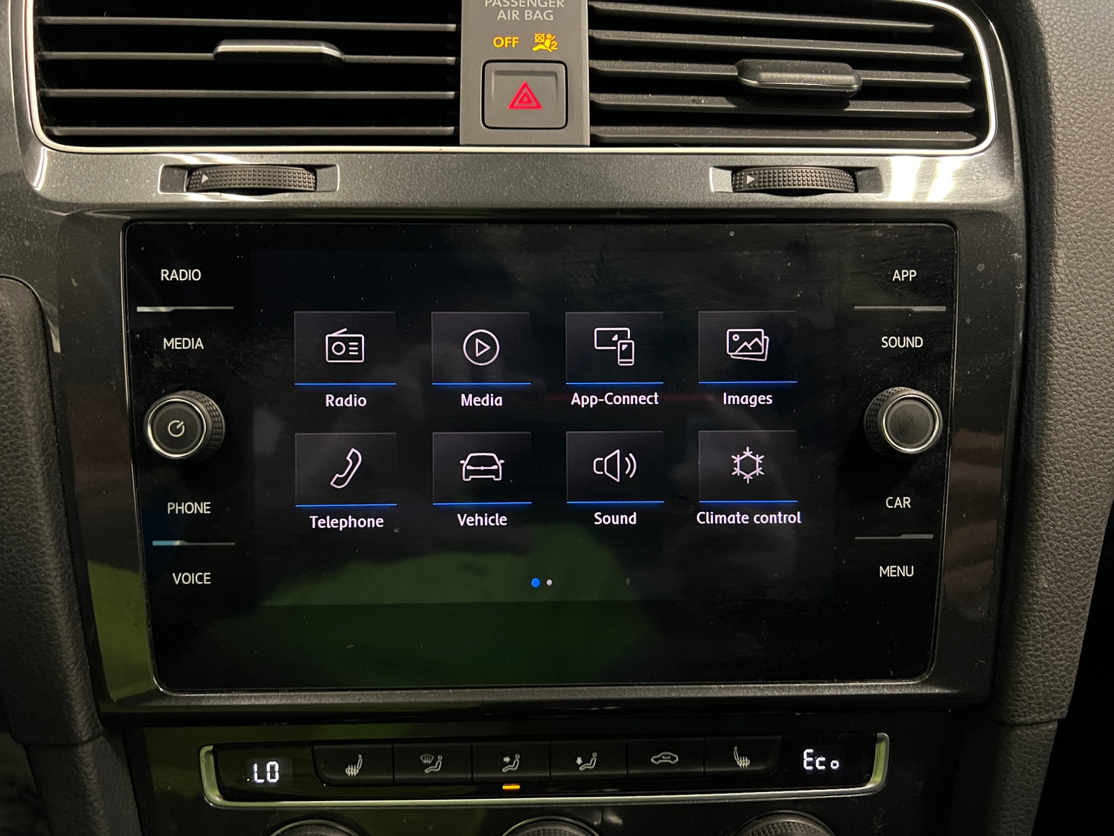 Thumbnail: 2019 Volkswagen e-Golf - 4