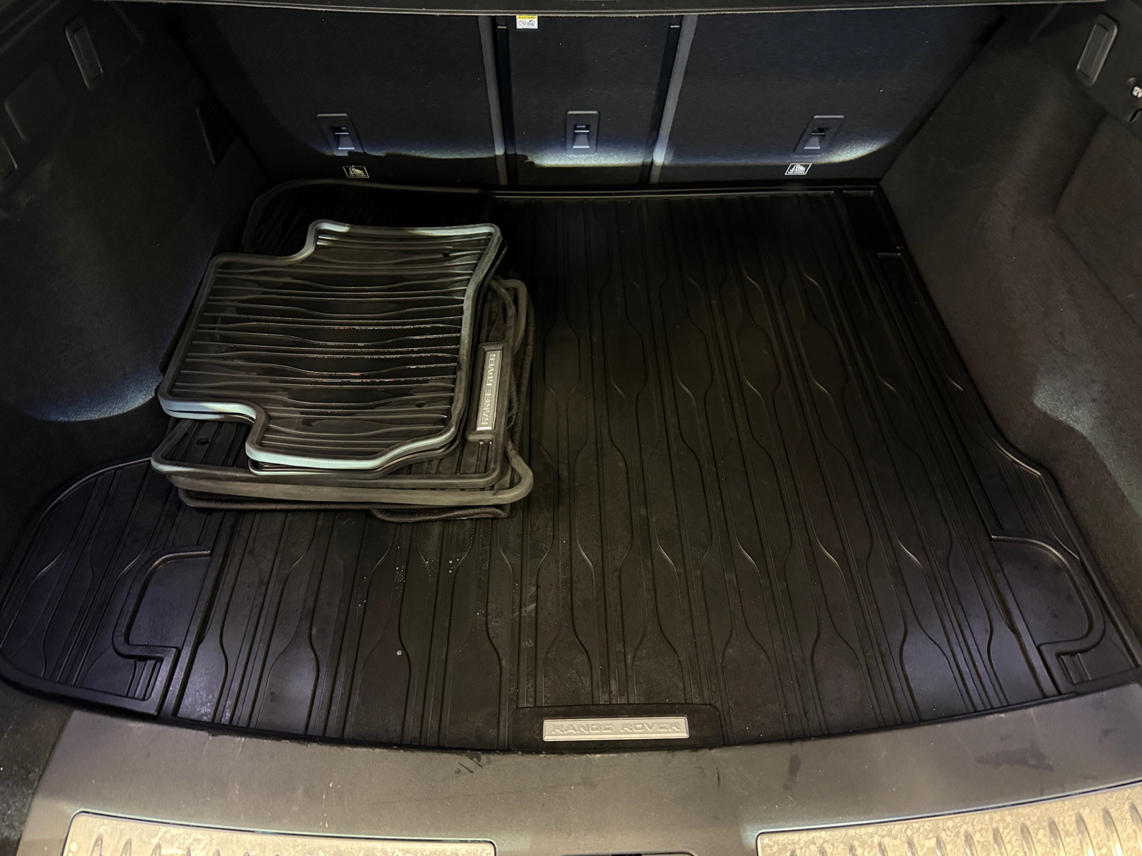 Thumbnail: 2018 Land Rover Range Rover Velar - 6