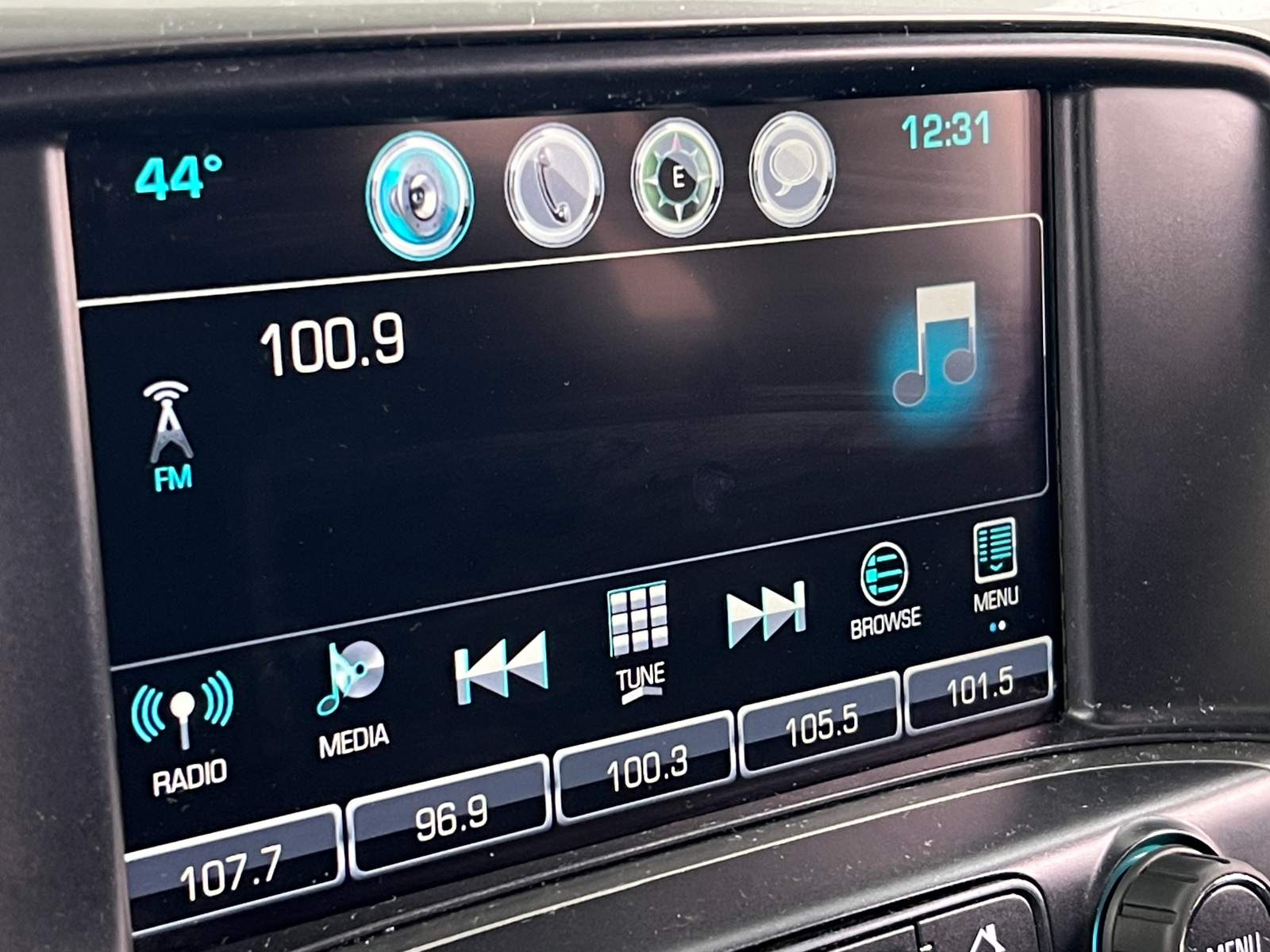 Thumbnail: 2019 Chevrolet Silverado 1500 - 4