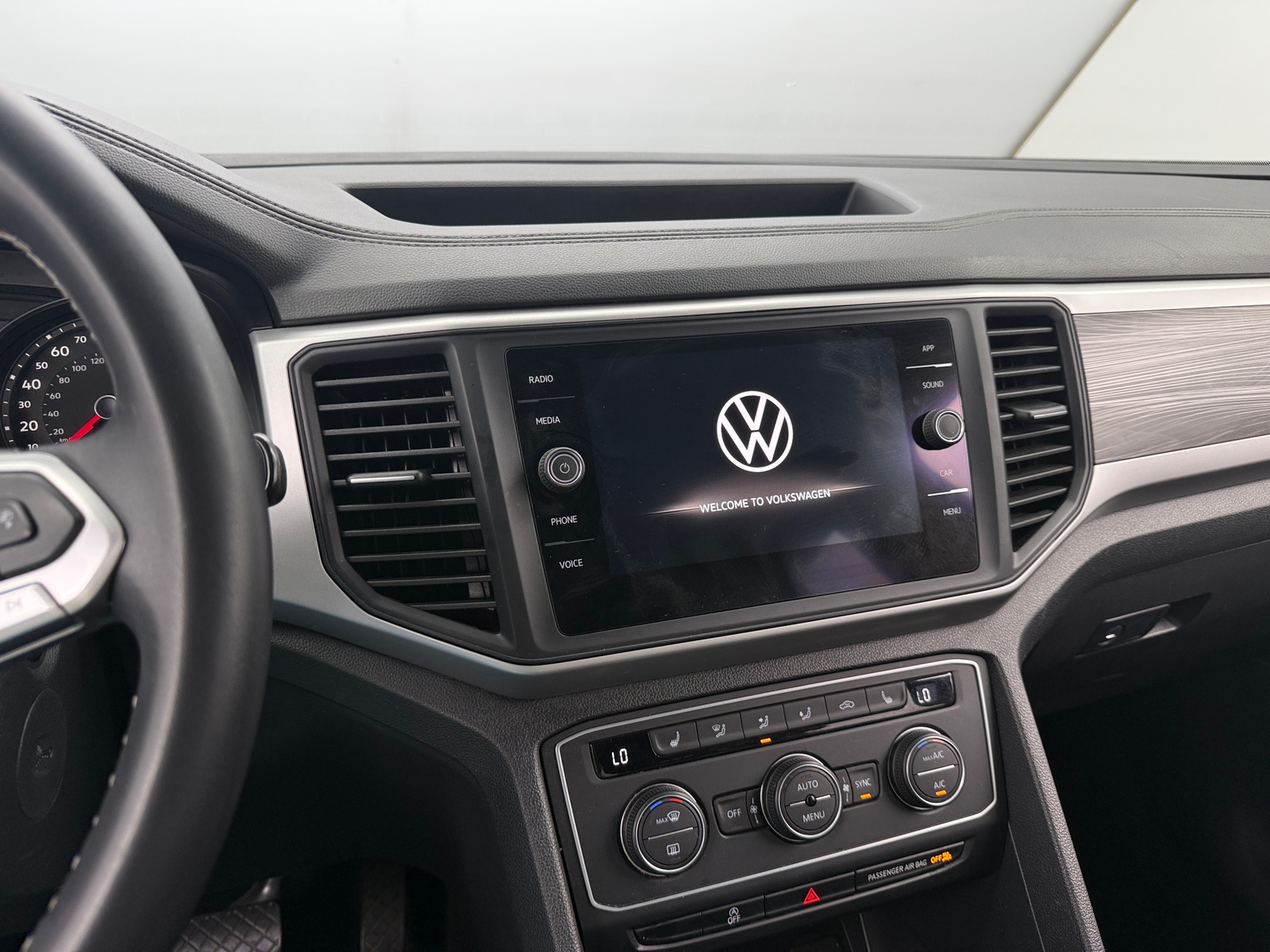 Thumbnail: 2021 Volkswagen Atlas - 3