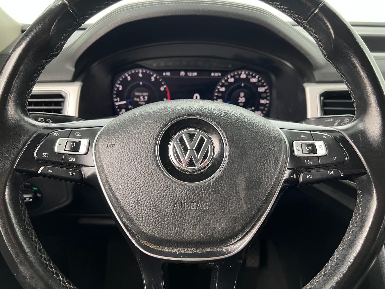 Thumbnail: 2018 Volkswagen Atlas - 4