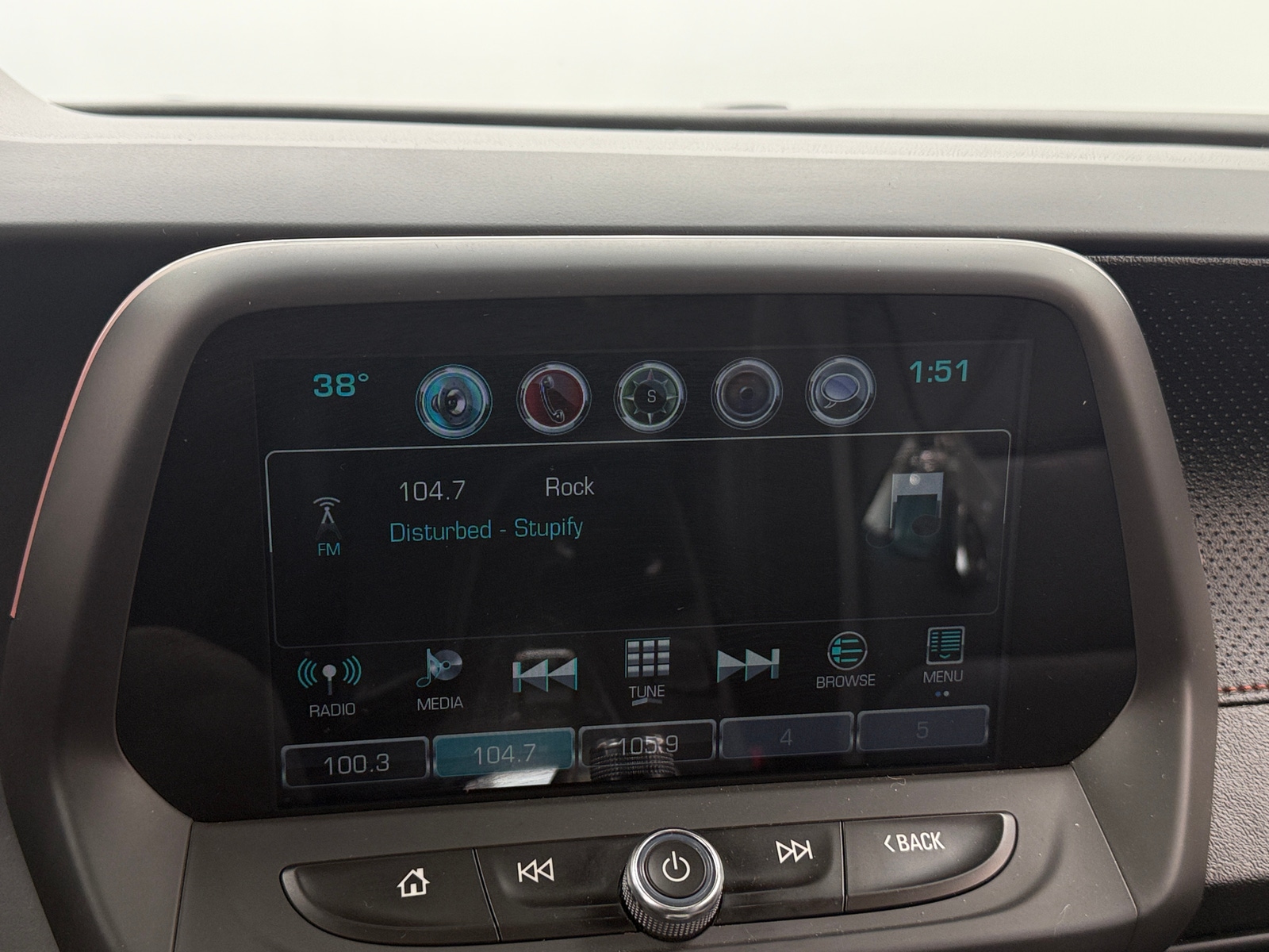 Thumbnail: 2017 Chevrolet Camaro - 3