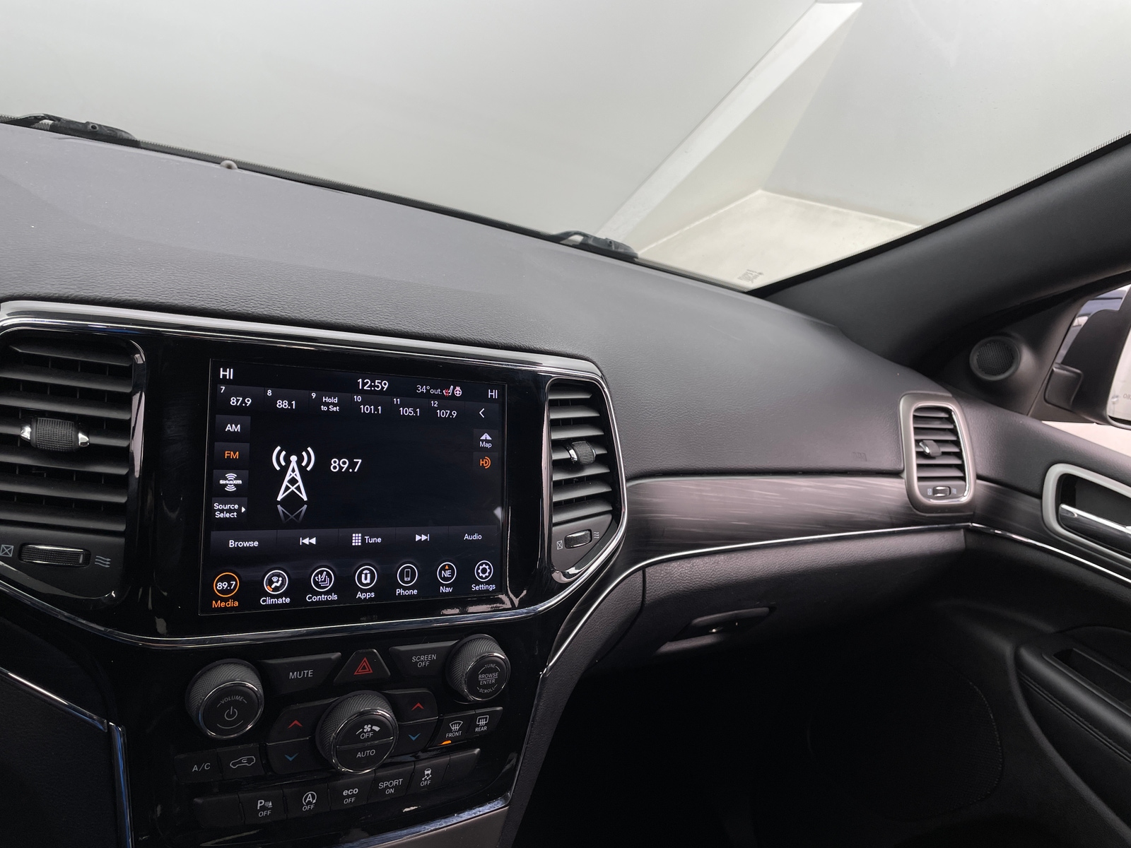 Thumbnail: 2020 Jeep Grand Cherokee - 3