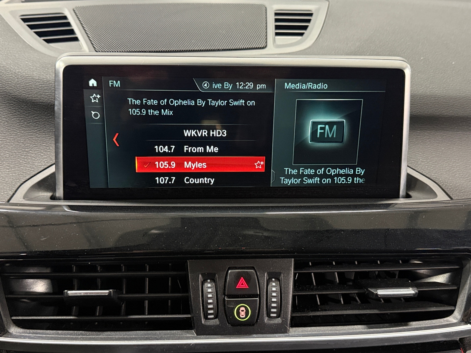 Thumbnail: 2019 BMW X1 - 3