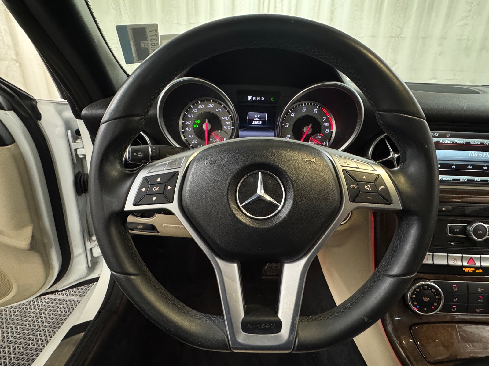 Thumbnail: 2014 Mercedes-Benz SLK - 4