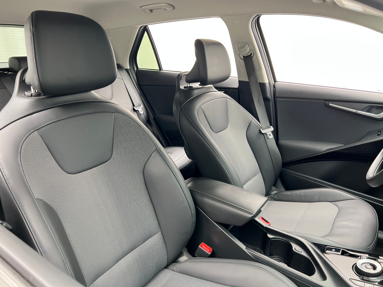 Thumbnail: 2023 Kia Niro - 2