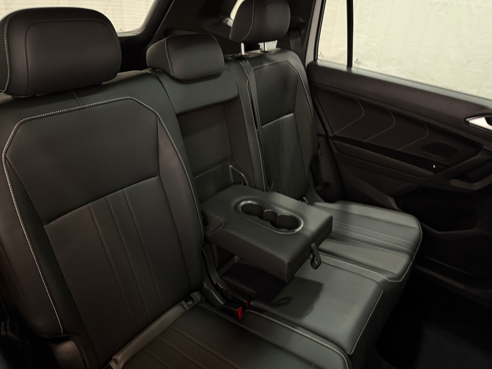 Thumbnail: 2022 Volkswagen Tiguan - 5