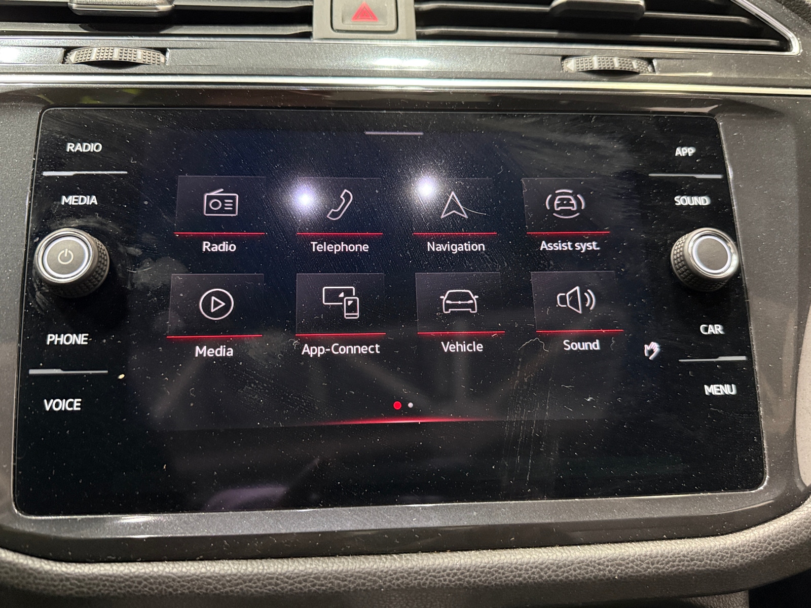 Thumbnail: 2022 Volkswagen Tiguan - 3