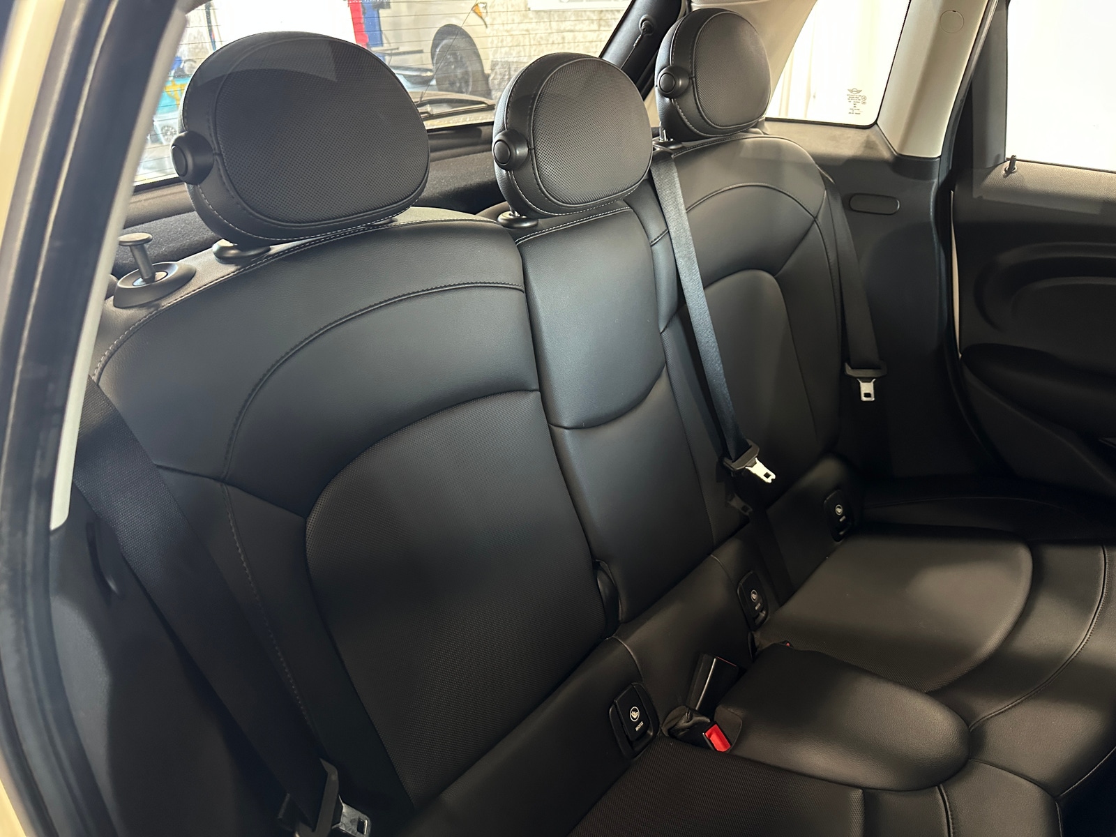 Thumbnail: 2016 MINI Cooper Hardtop - 5