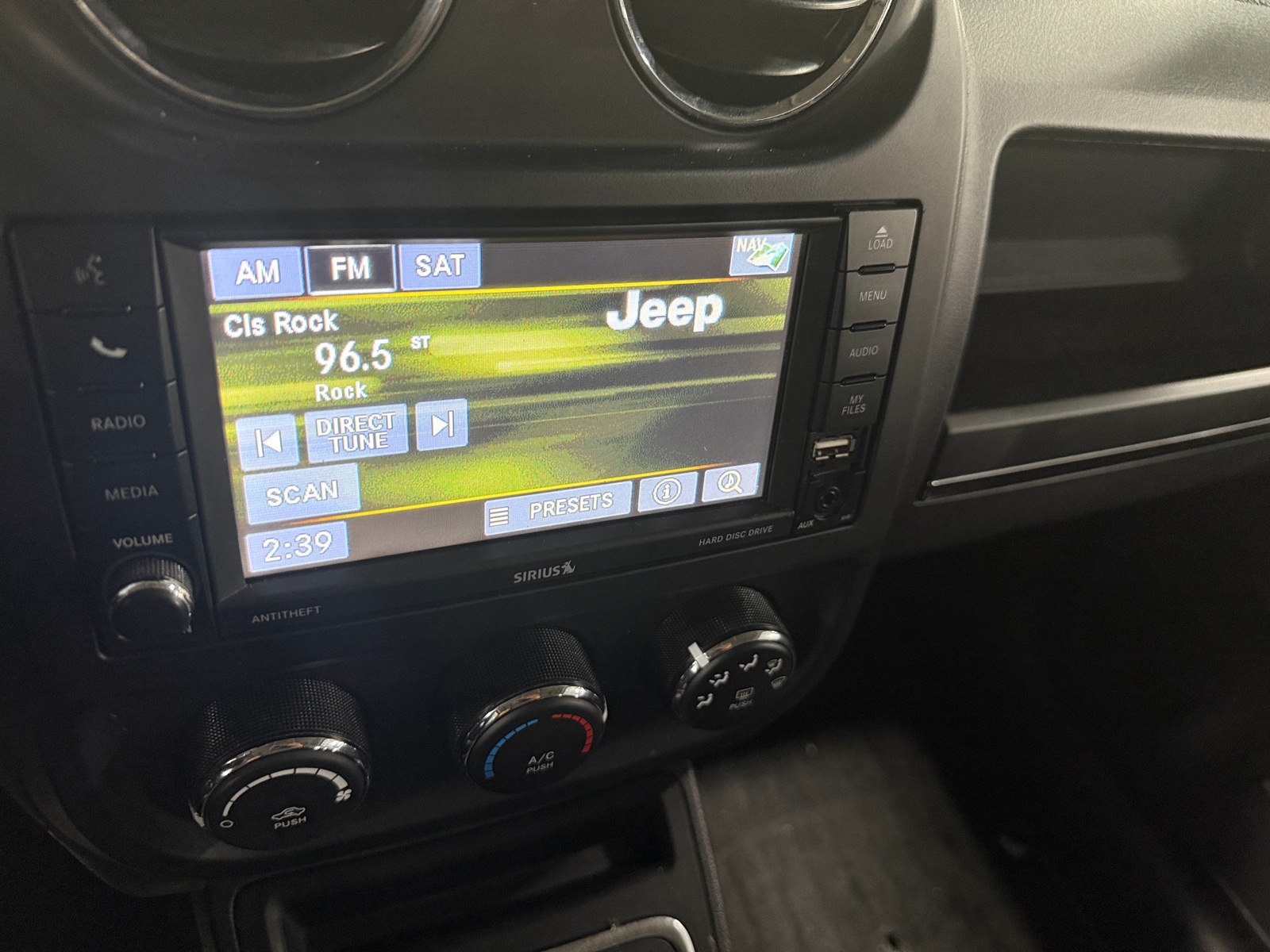 Thumbnail: 2017 Jeep Patriot - 3