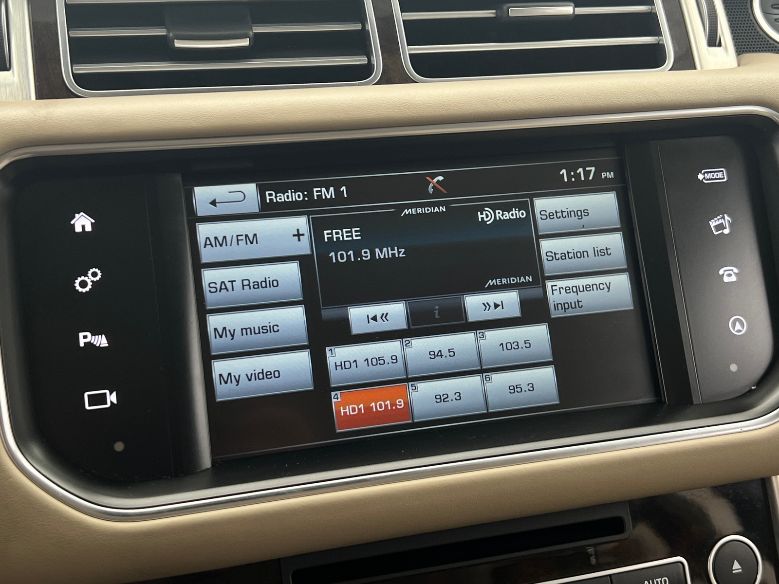 Thumbnail: 2016 Land Rover Range Rover - 4