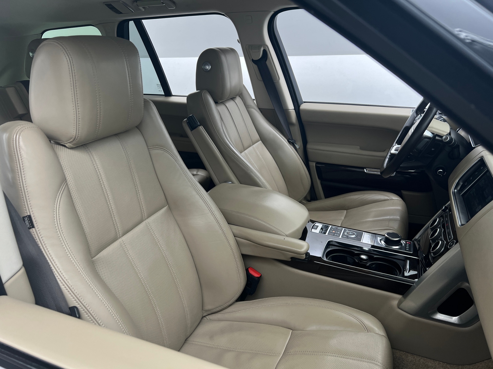 Thumbnail: 2016 Land Rover Range Rover - 2