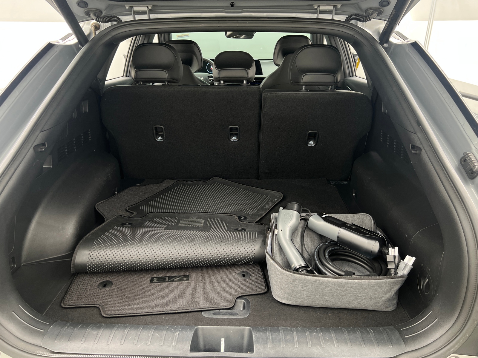 Thumbnail: 2023 Kia EV6 - 6