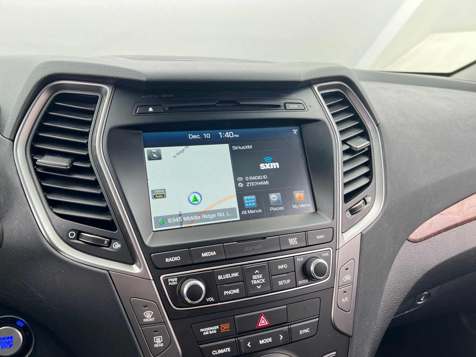 Thumbnail: 2018 Hyundai Santa Fe - 4