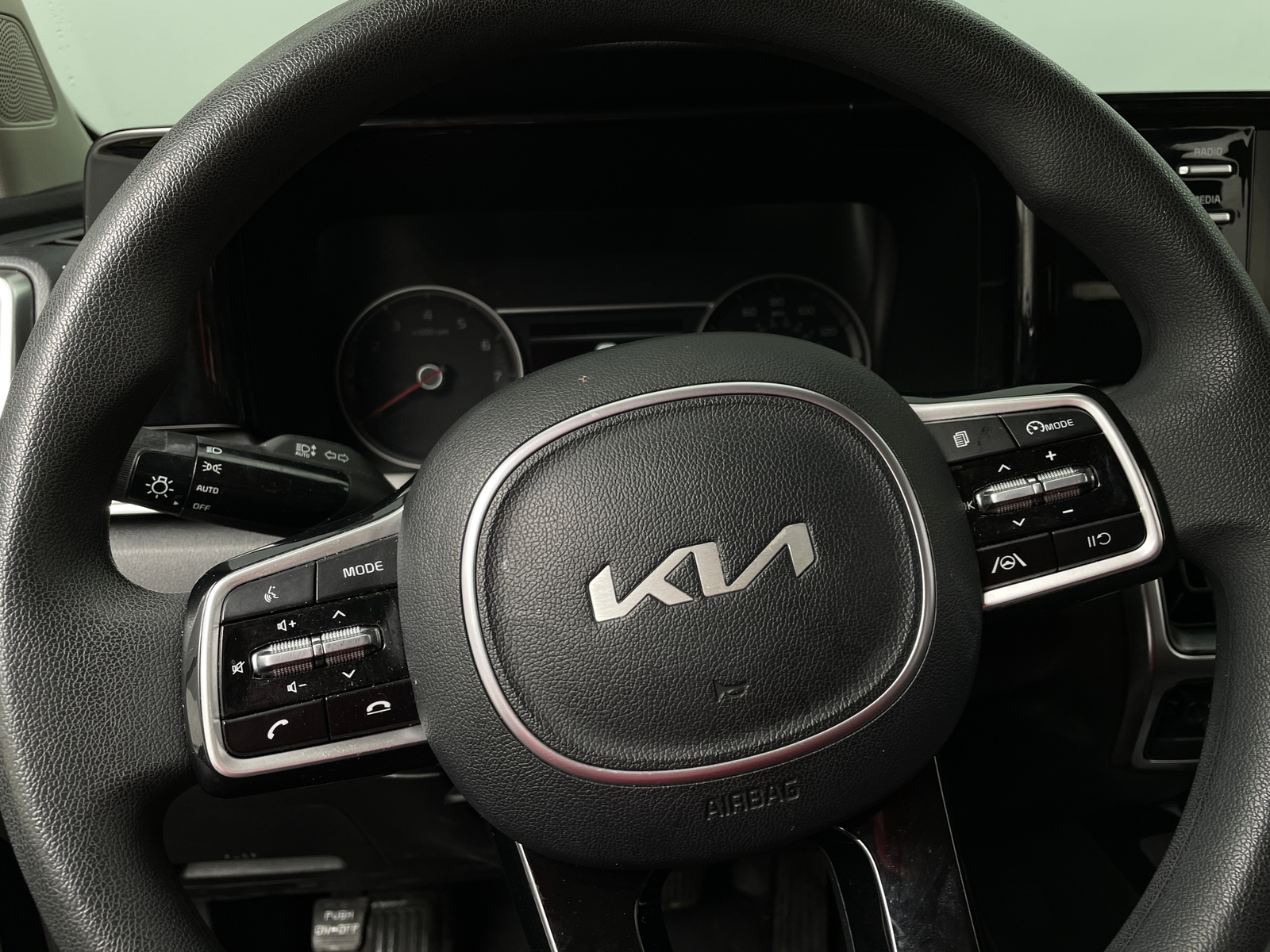 Thumbnail: 2022 Kia Sorento - 5