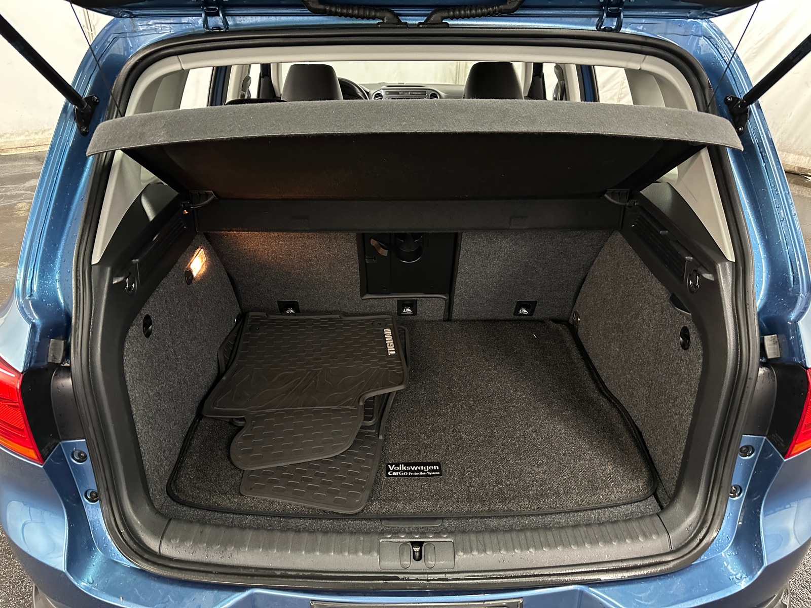 Thumbnail: 2017 Volkswagen Tiguan - 7