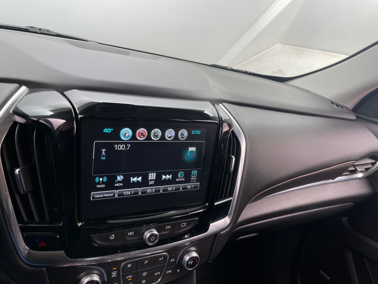 Thumbnail: 2018 Chevrolet Traverse - 3