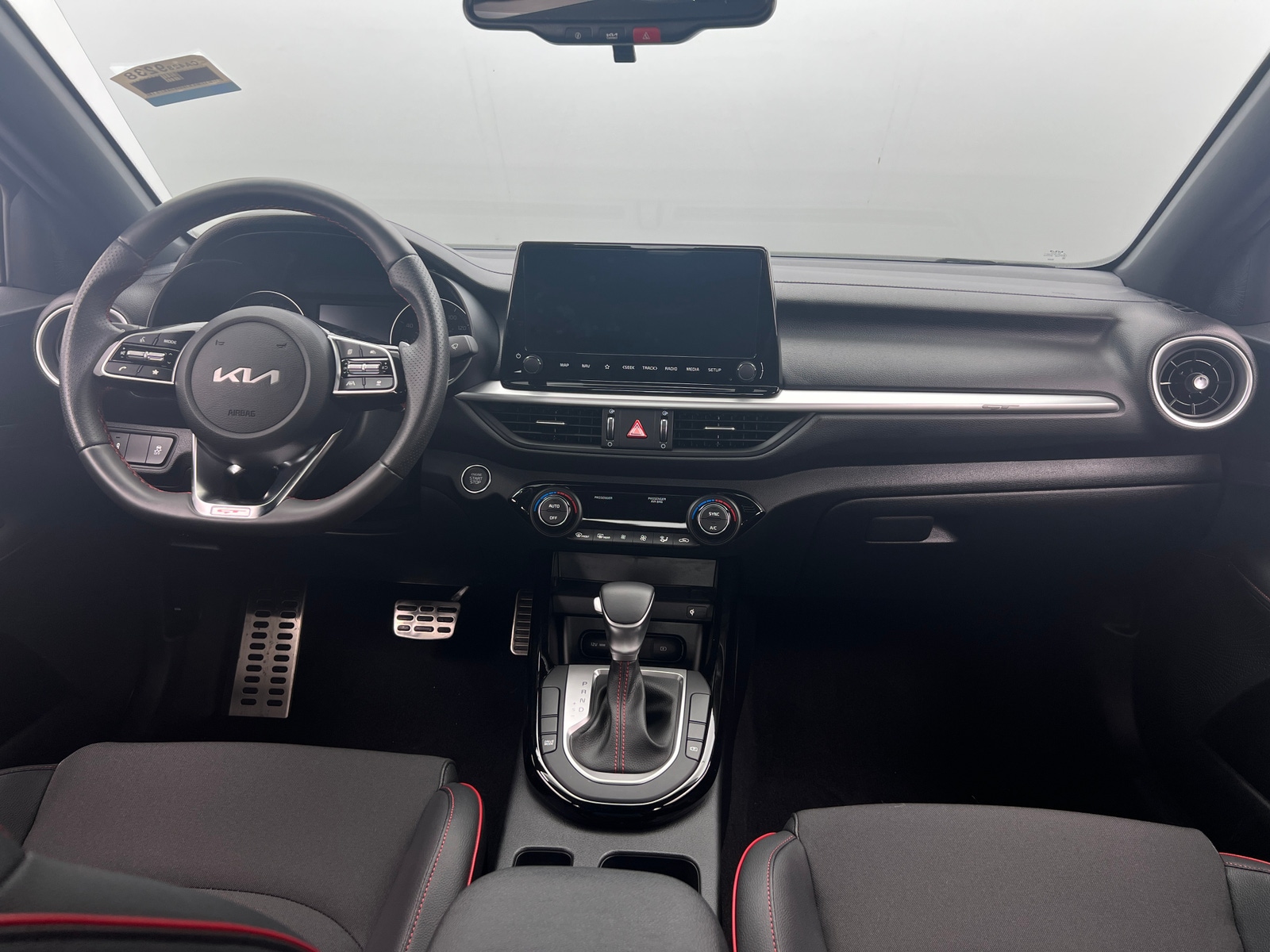 Thumbnail: 2024 Kia Forte - 3