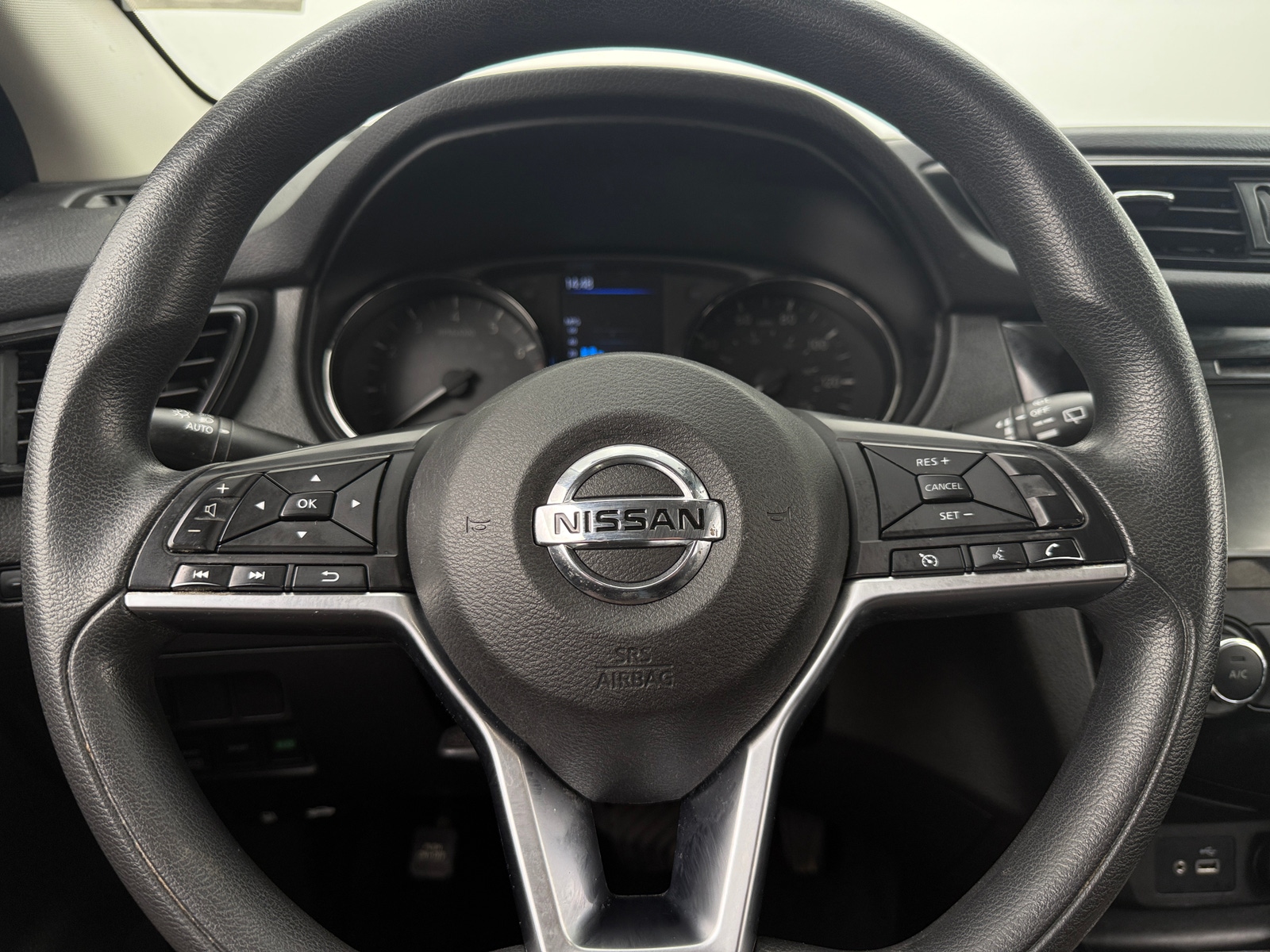 Thumbnail: 2020 Nissan Rogue Sport - 5