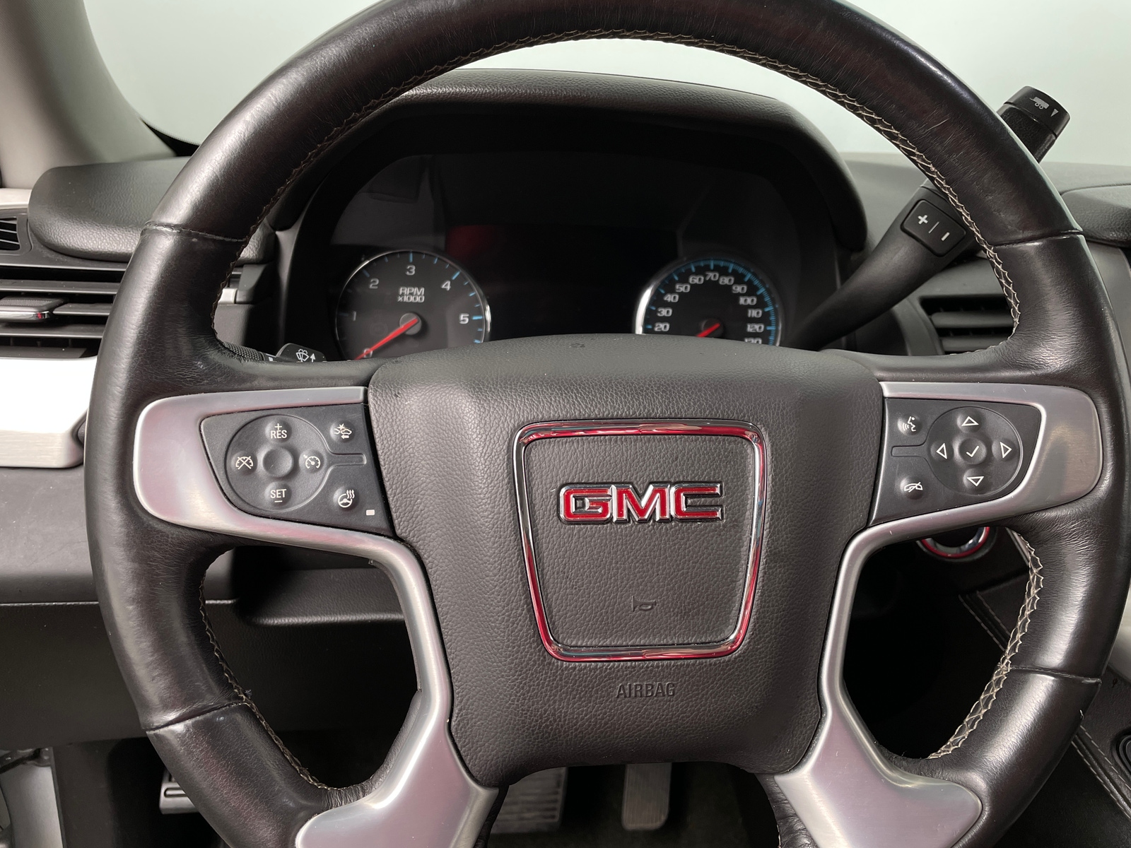 Thumbnail: 2017 GMC Yukon XL - 4