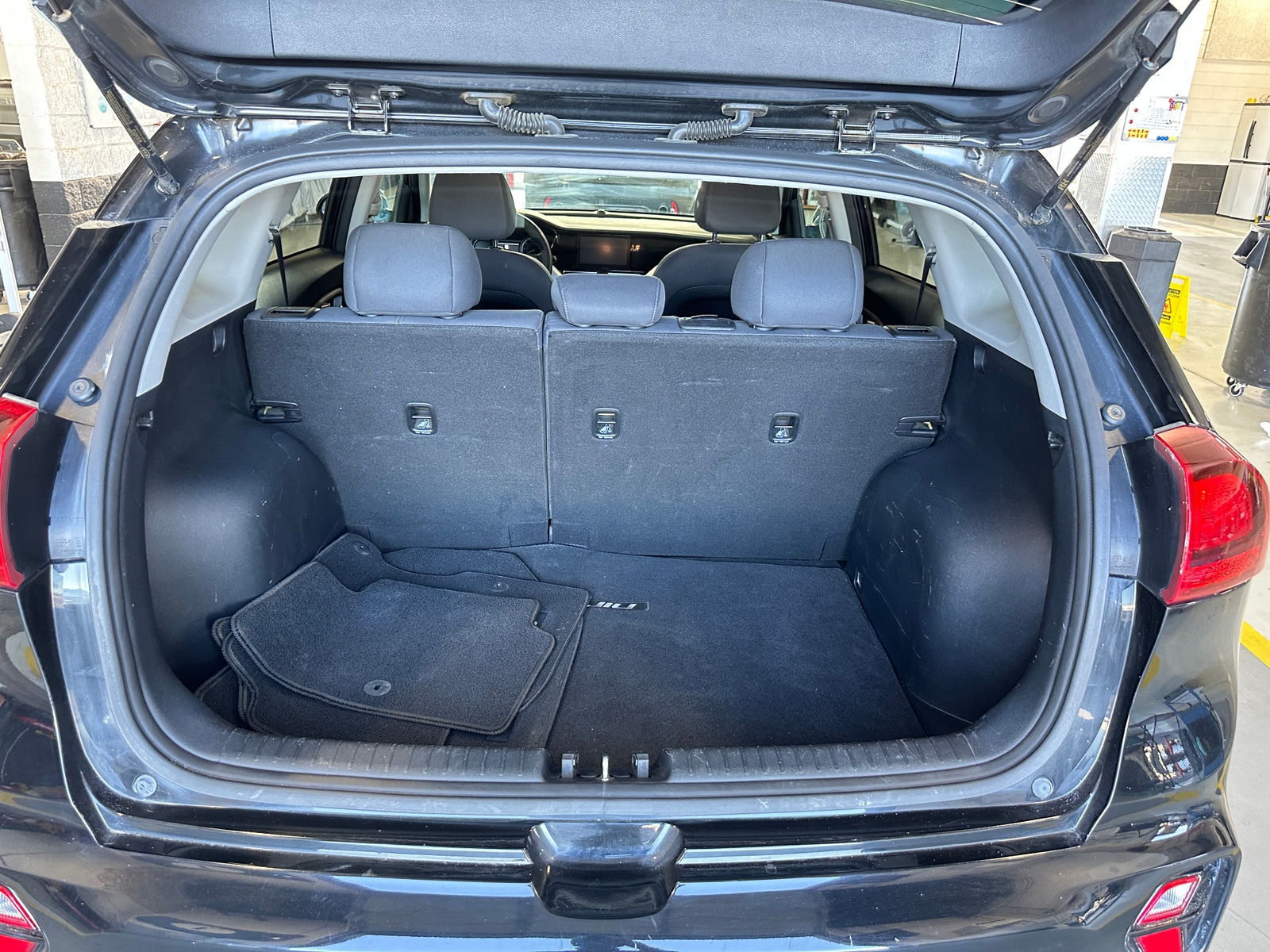 Thumbnail: 2022 Kia Niro - 7