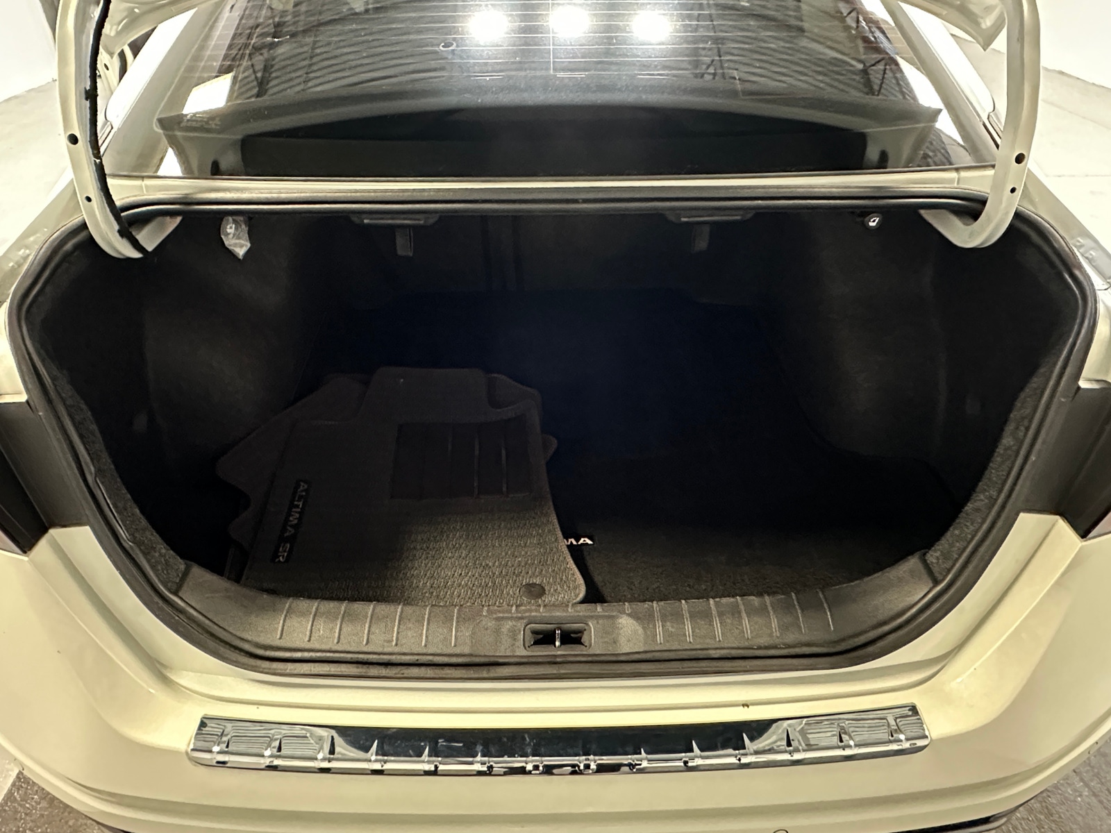 Thumbnail: 2022 Nissan Altima - 7