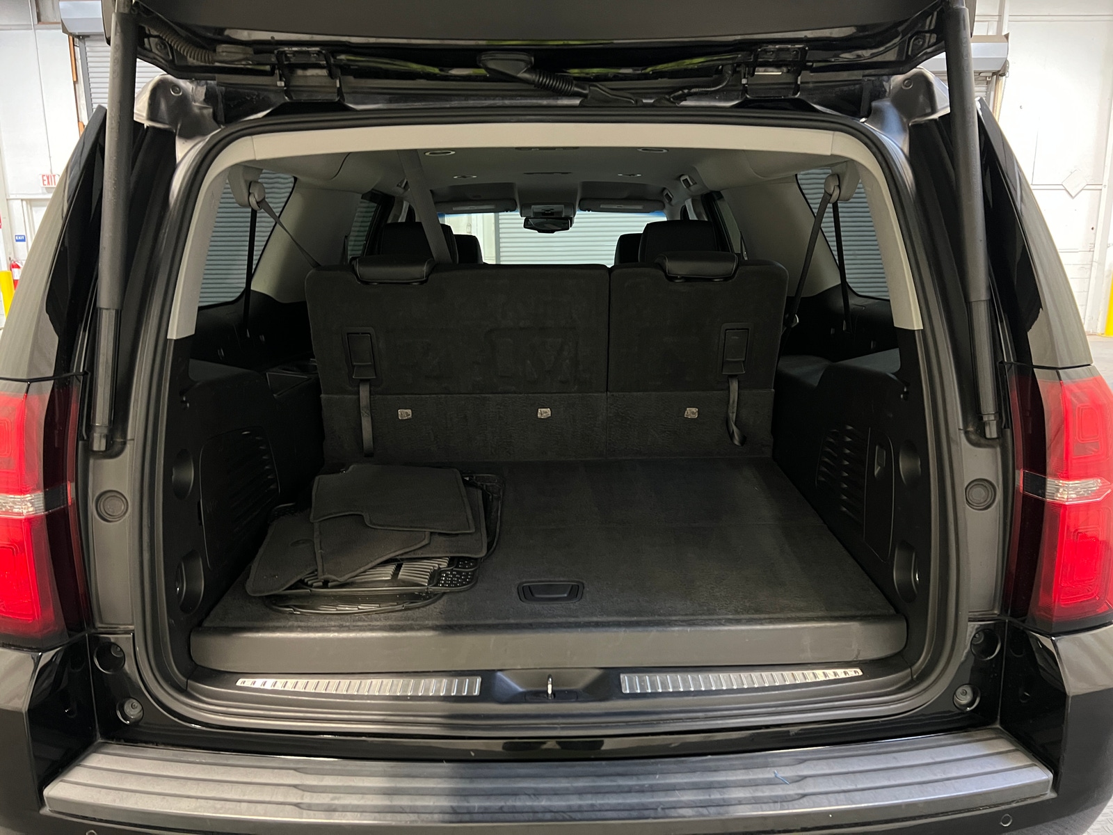 Thumbnail: 2019 Chevrolet Suburban - 6