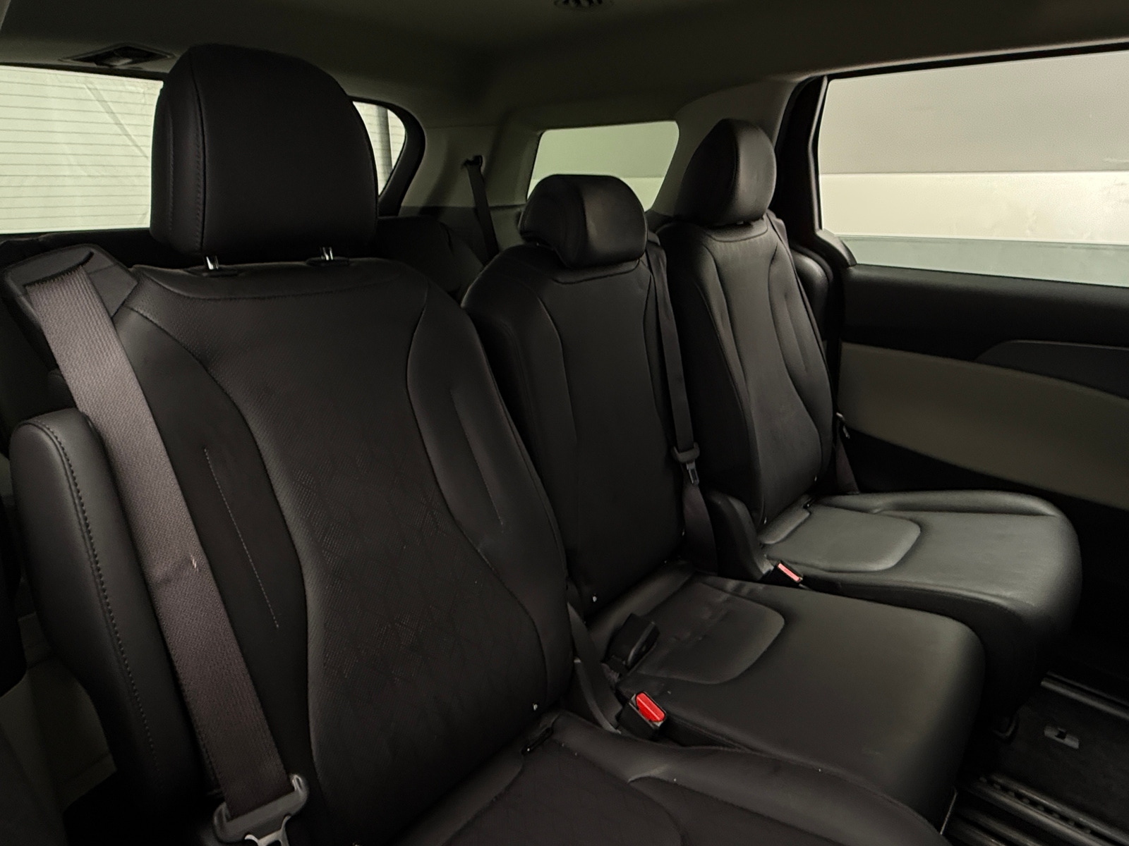 Thumbnail: 2023 Kia Carnival - 5