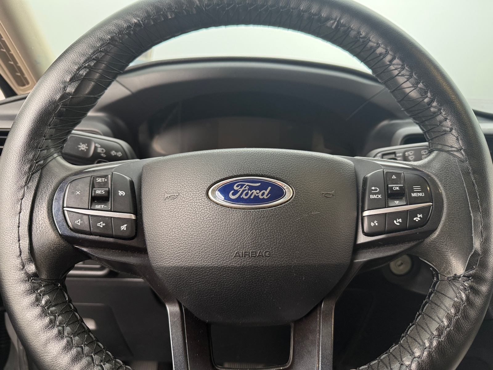 Thumbnail: 2020 Ford Explorer - 5