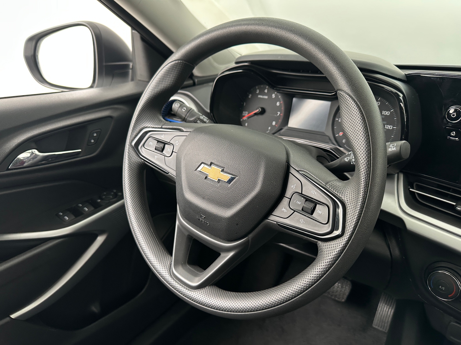 Thumbnail: 2025 Chevrolet Trax - 5